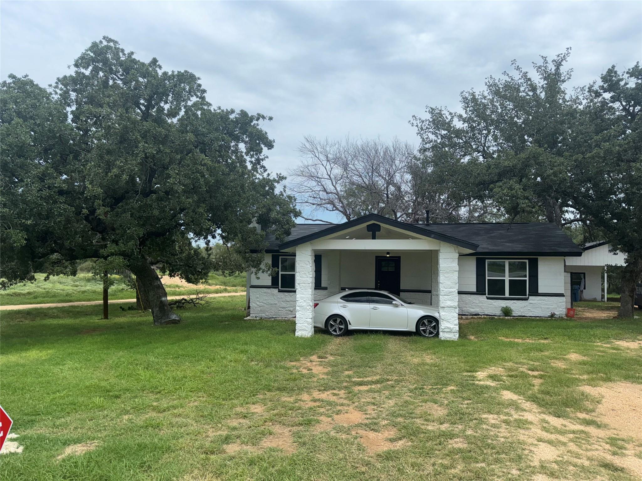 210 Highcrest Dr, Granite Shoals, TX 78654