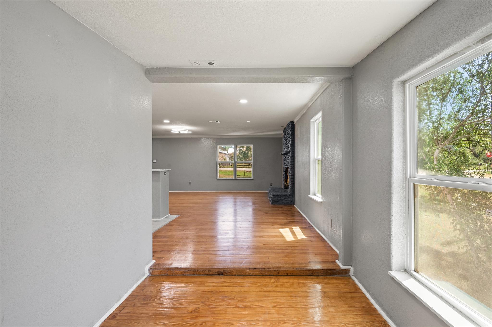 210 Highcrest Dr, Granite Shoals, TX 78654