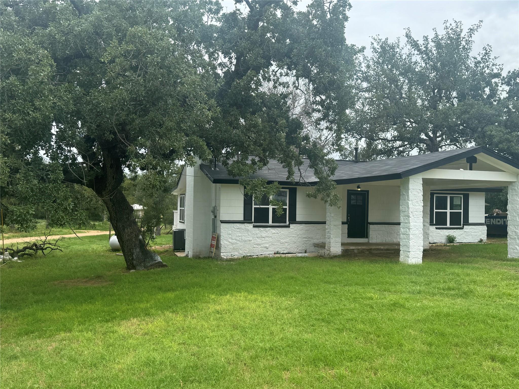 210 Highcrest Dr, Granite Shoals, TX 78654