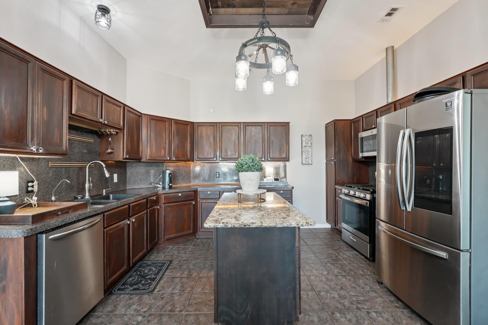 401 Southern Dr, Buda, TX 78610