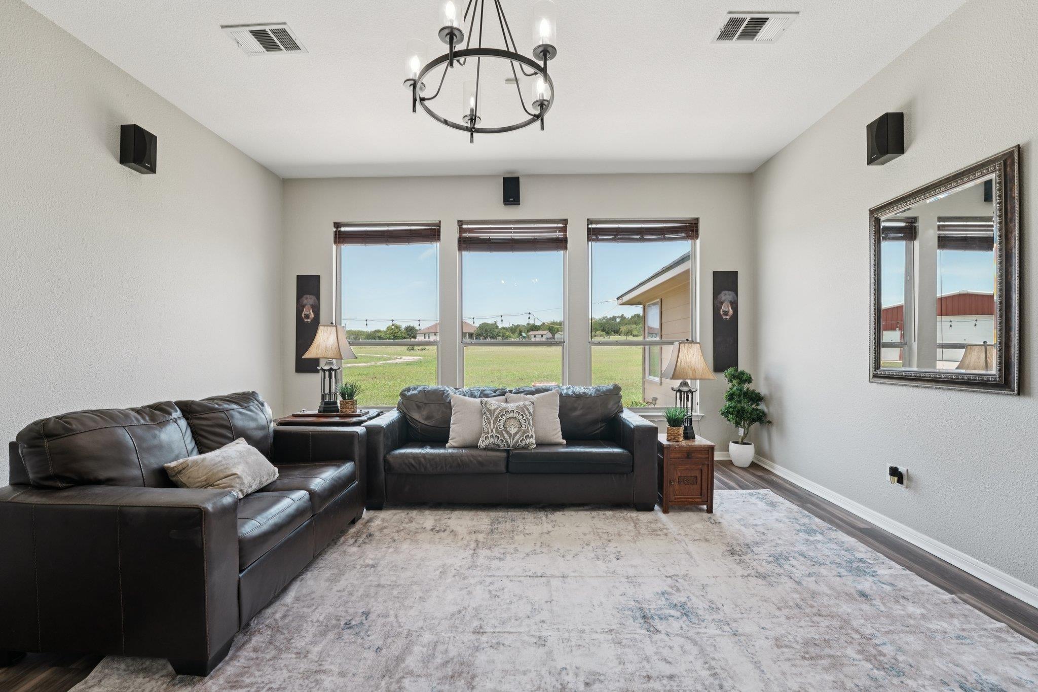 401 Southern Dr, Buda, TX 78610