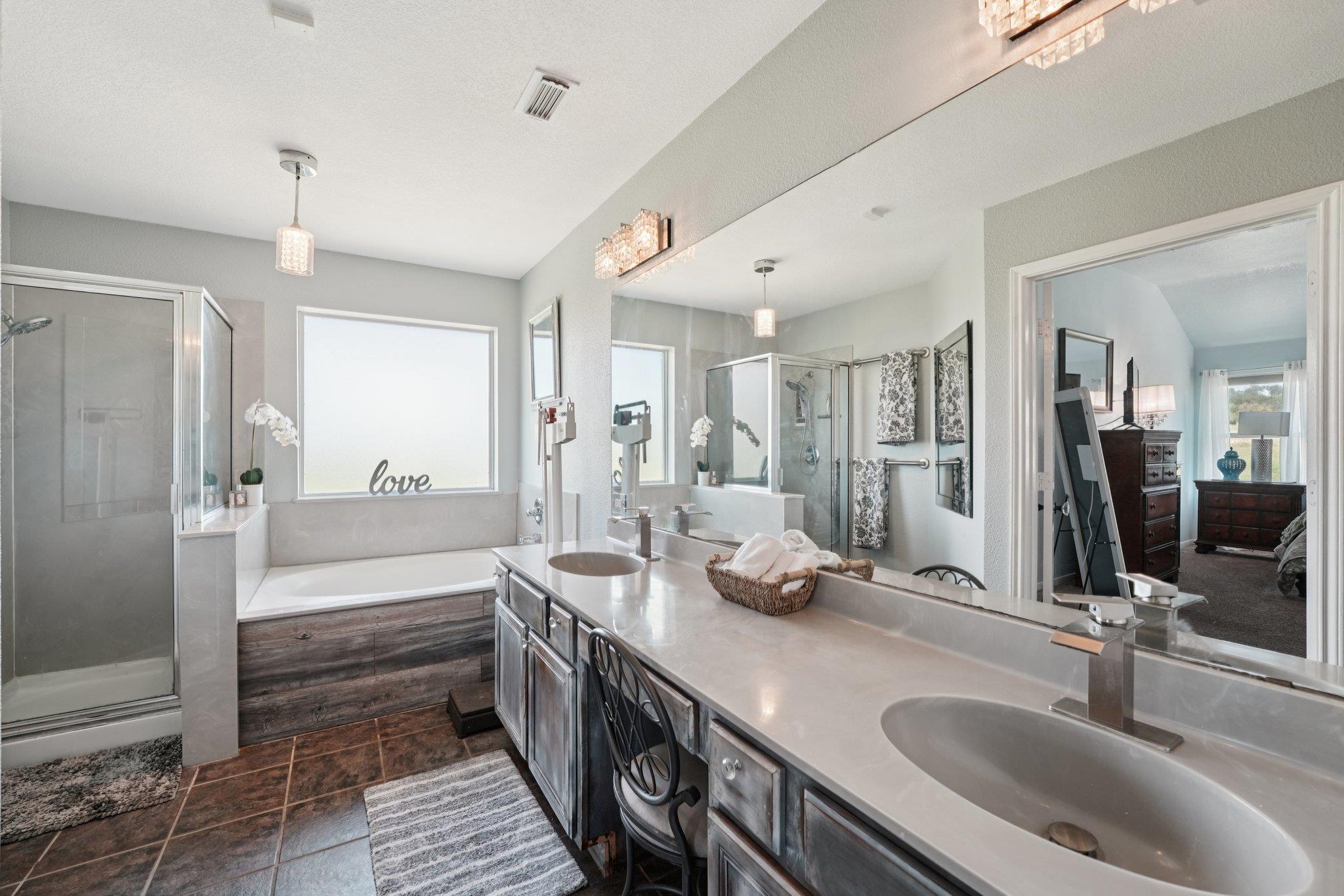 401 Southern Dr, Buda, TX 78610