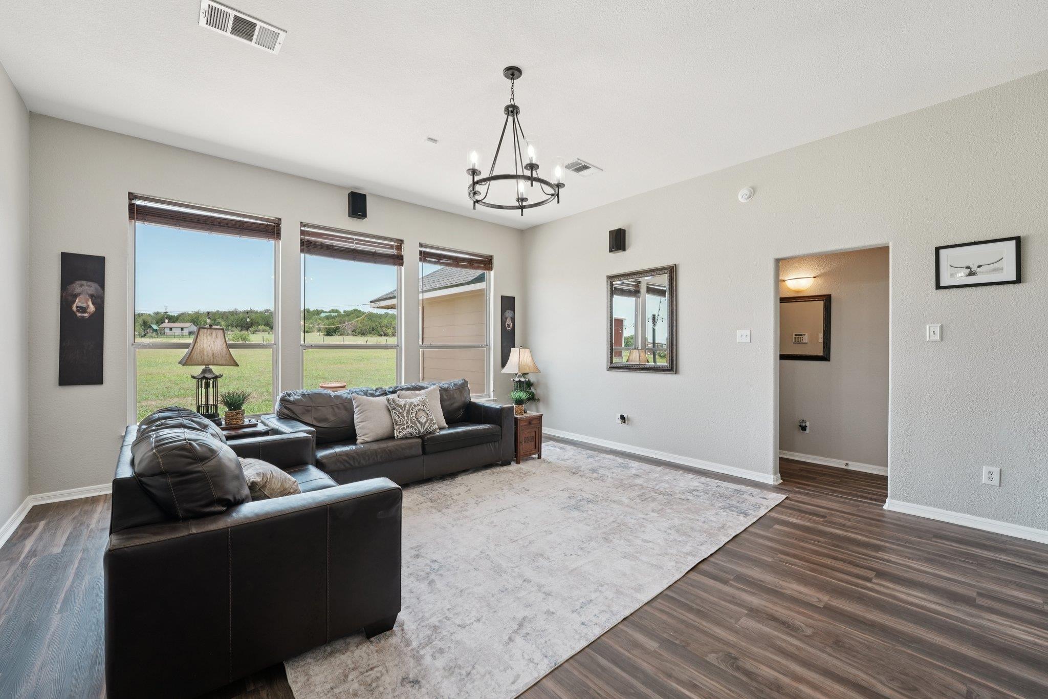 401 Southern Dr, Buda, TX 78610