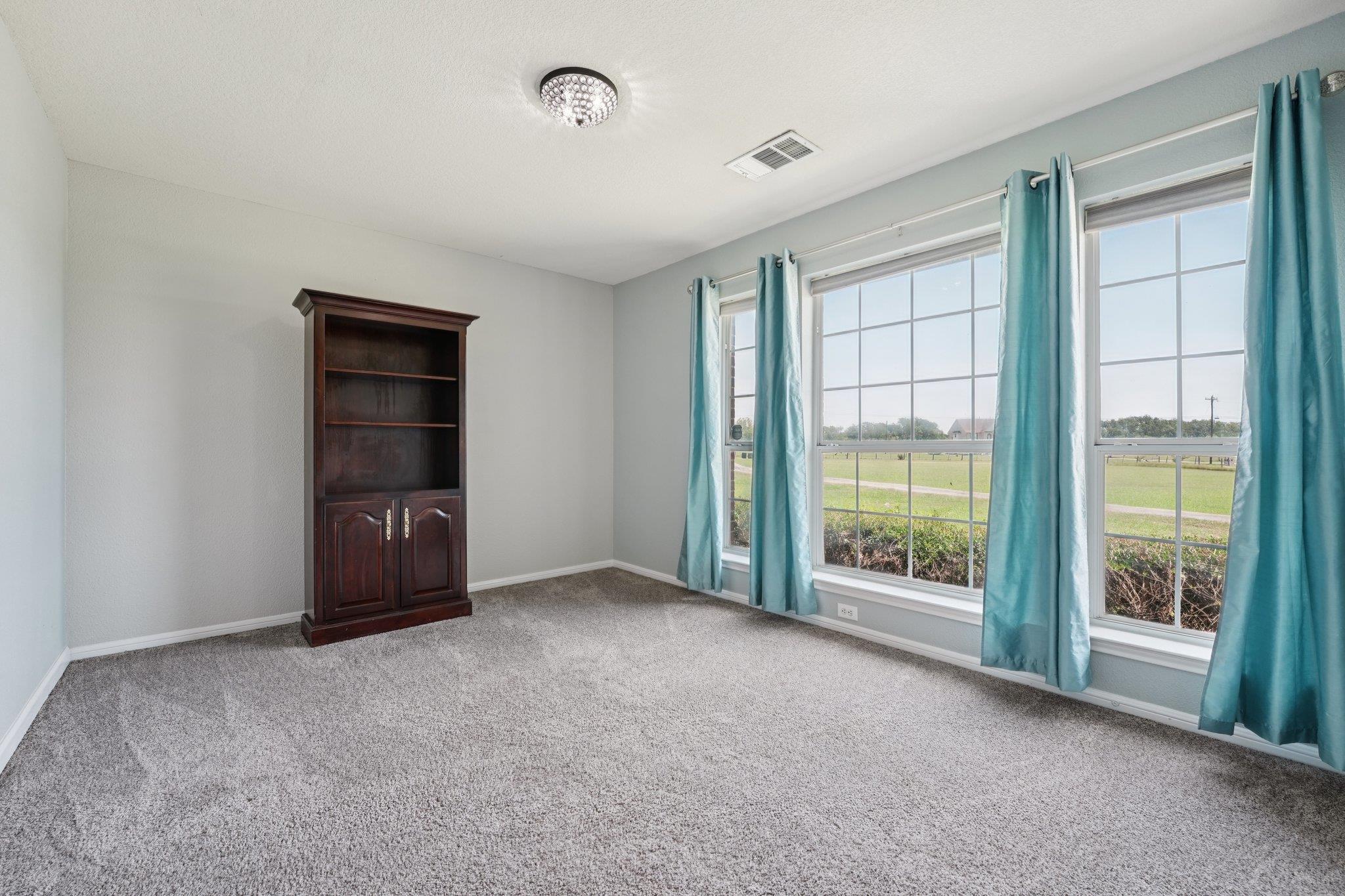 401 Southern Dr, Buda, TX 78610