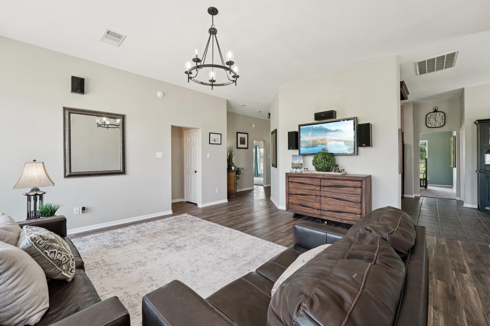401 Southern Dr, Buda, TX 78610