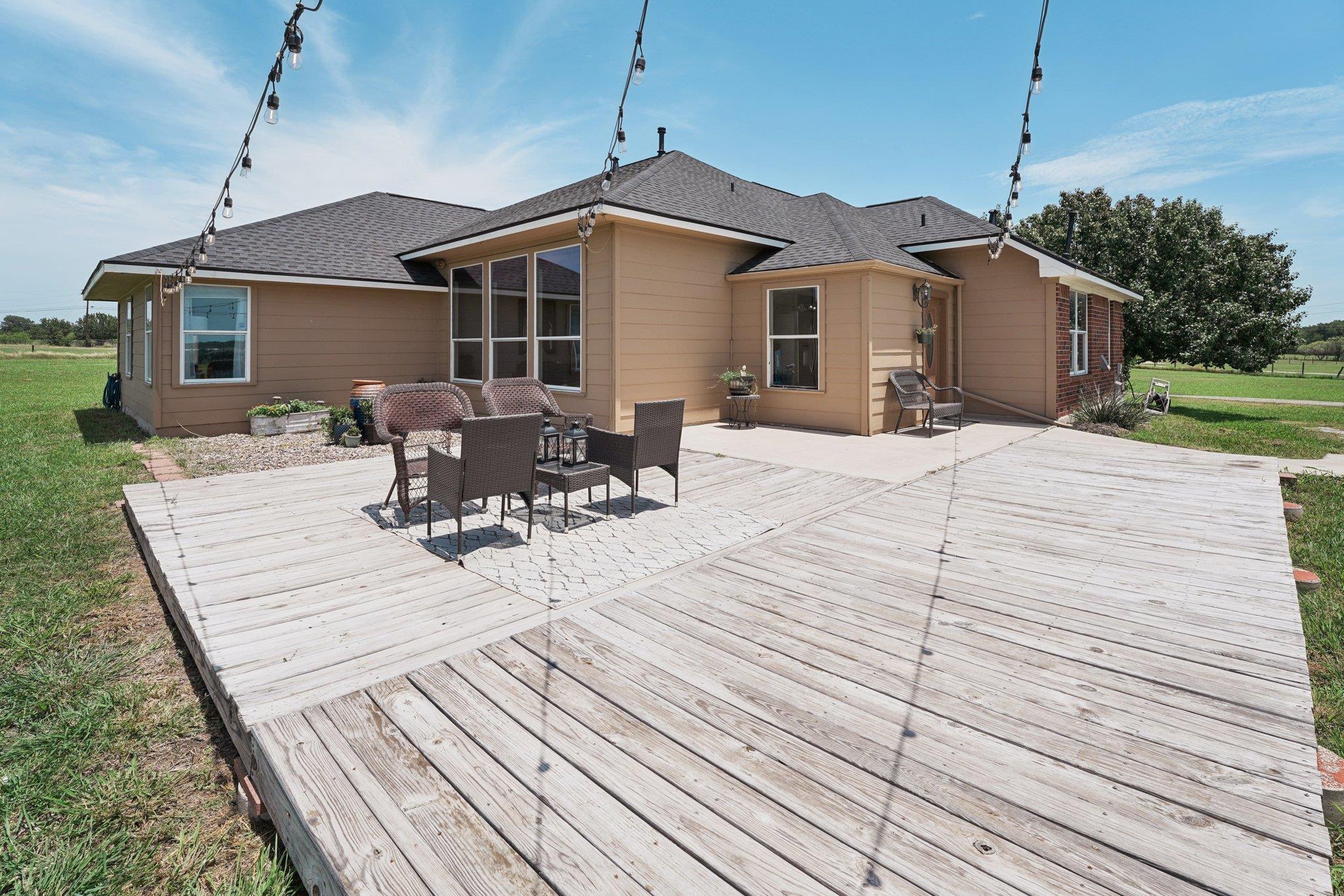 401 Southern Dr, Buda, TX 78610