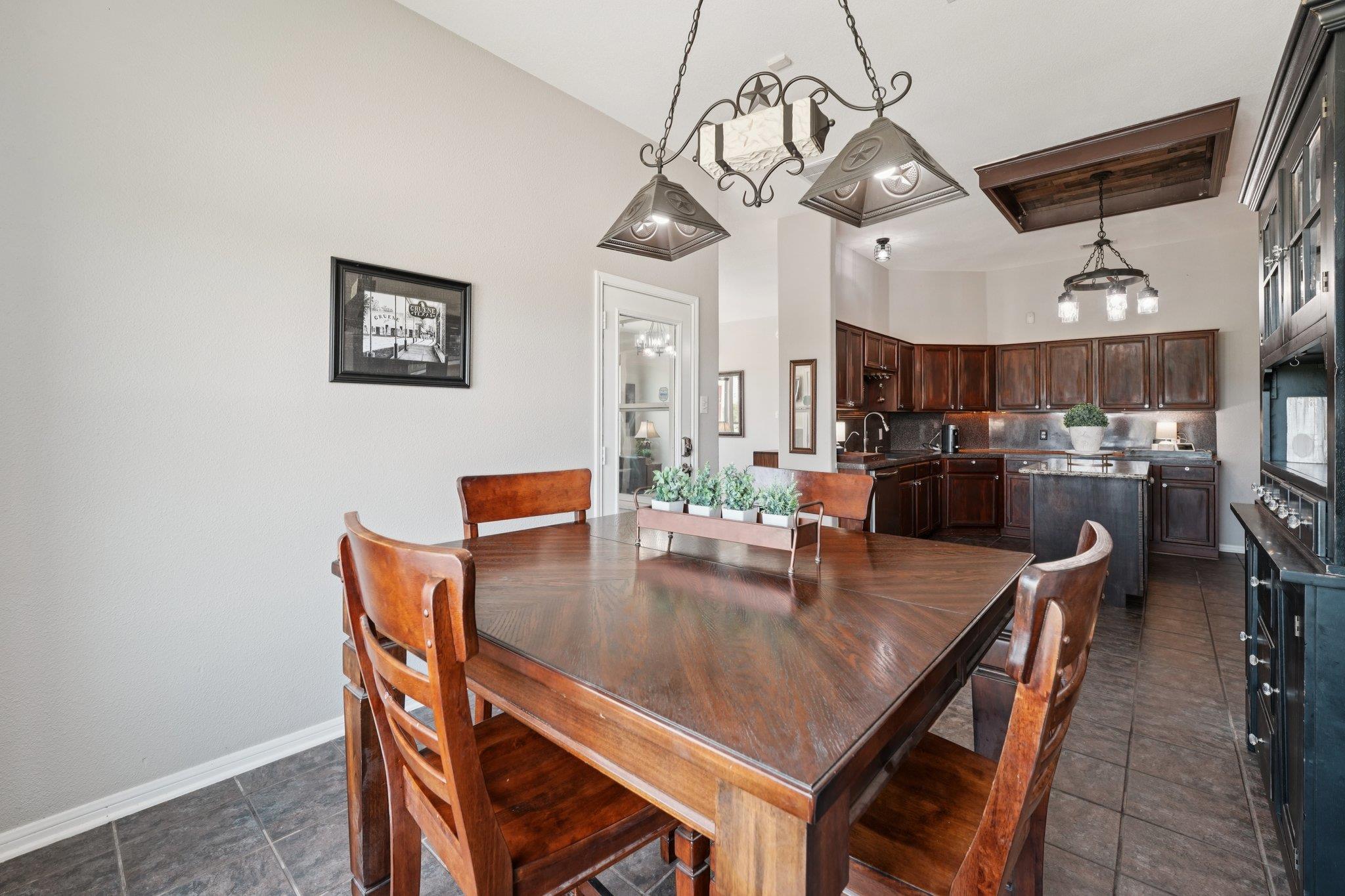 401 Southern Dr, Buda, TX 78610