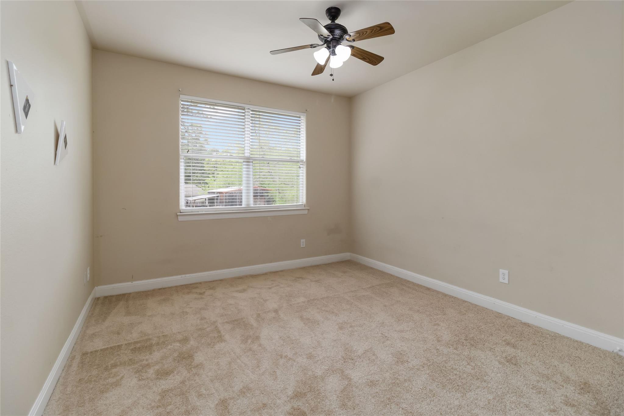 142 Kaanapali Ln, Bastrop, TX 78602
