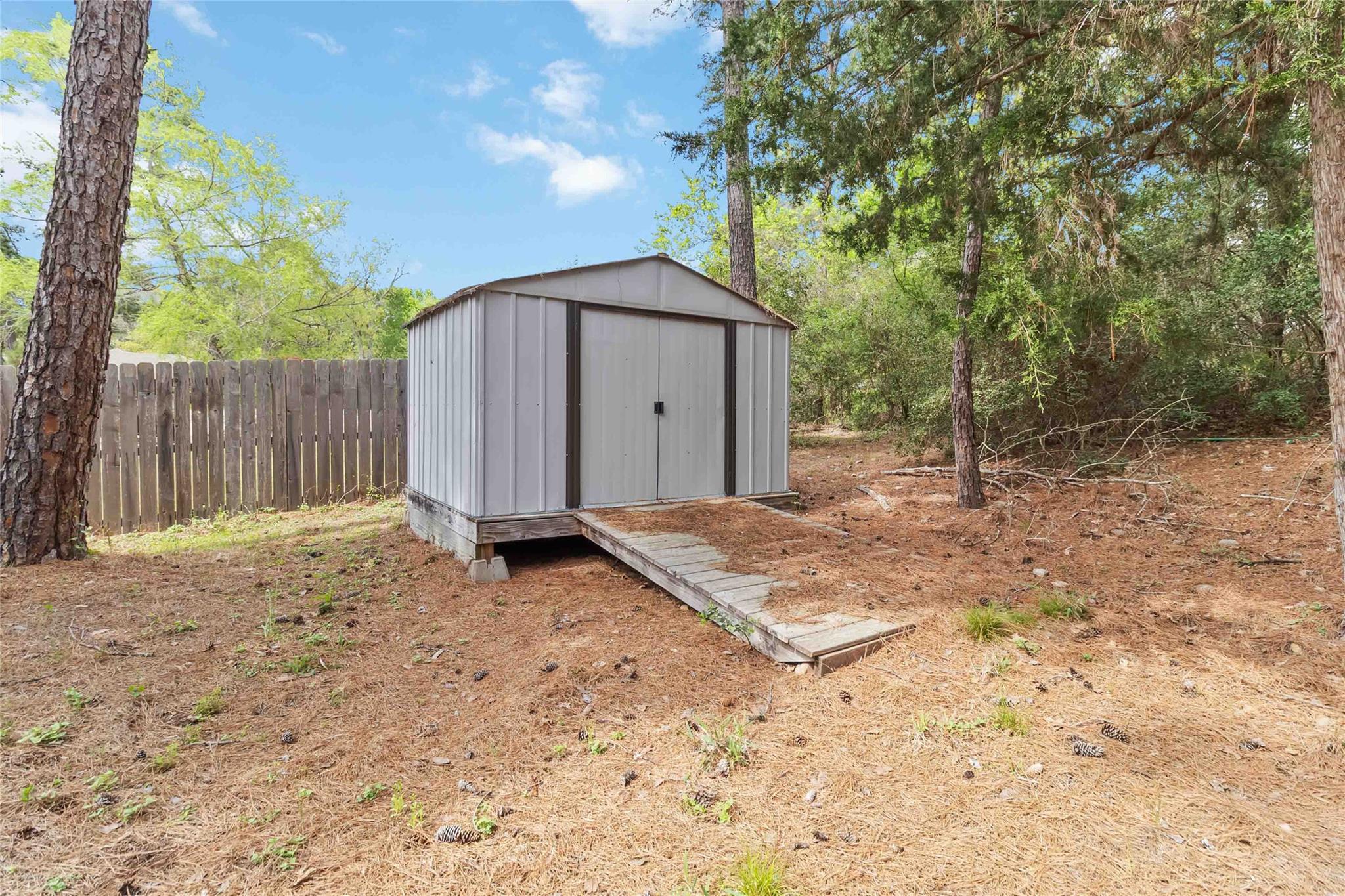 142 Kaanapali Ln, Bastrop, TX 78602