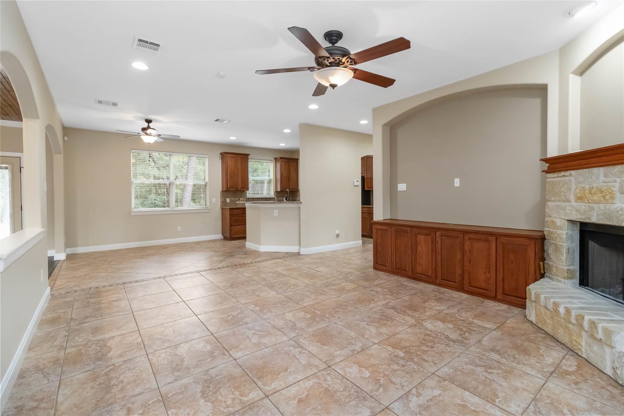 142 Kaanapali Ln, Bastrop, TX 78602