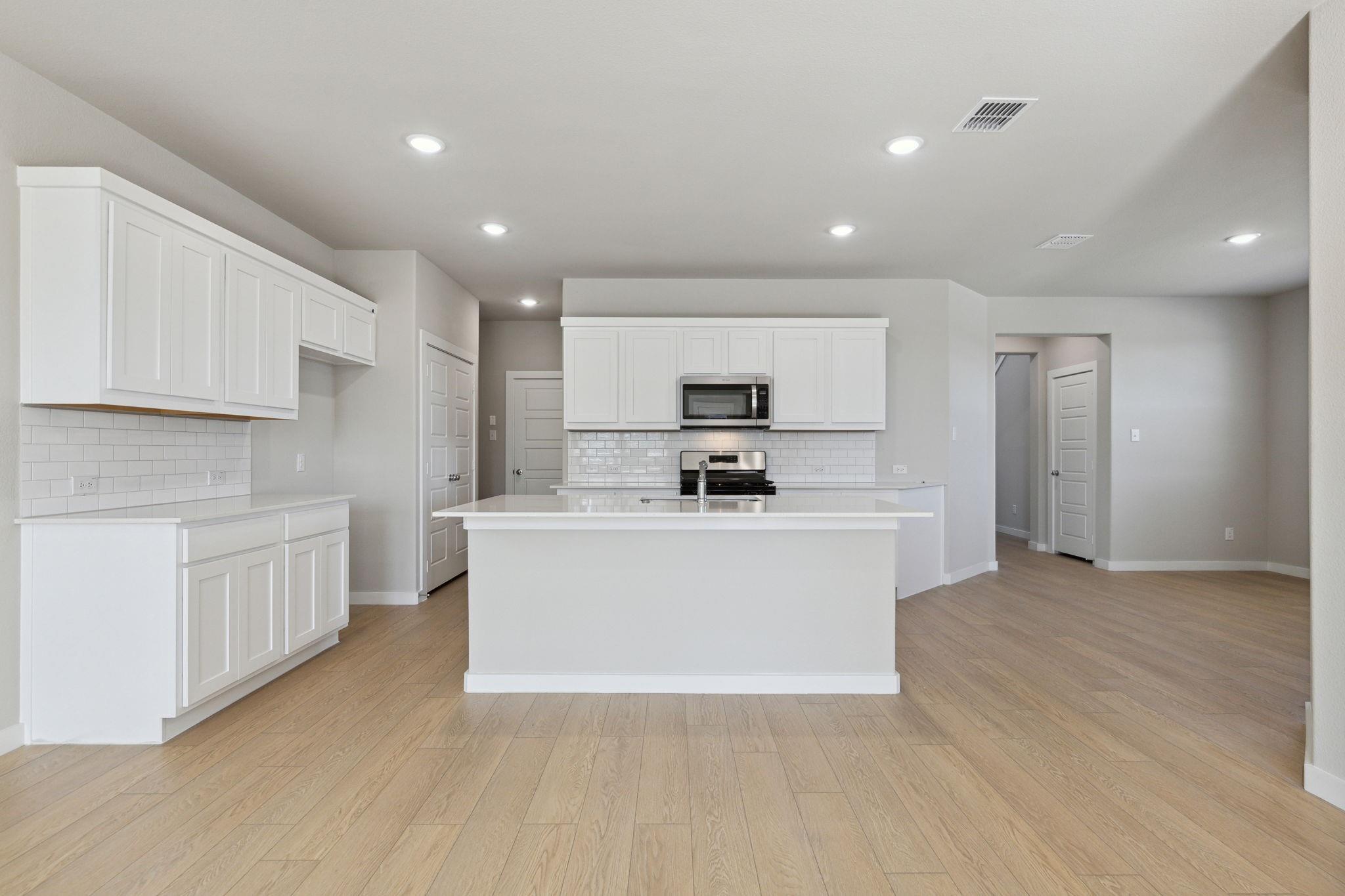 316 Bendecido Loop, Elgin, TX 78621