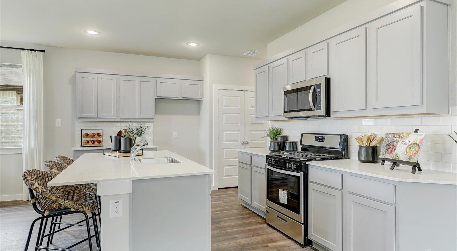 316 Bendecido Loop, Elgin, TX 78621