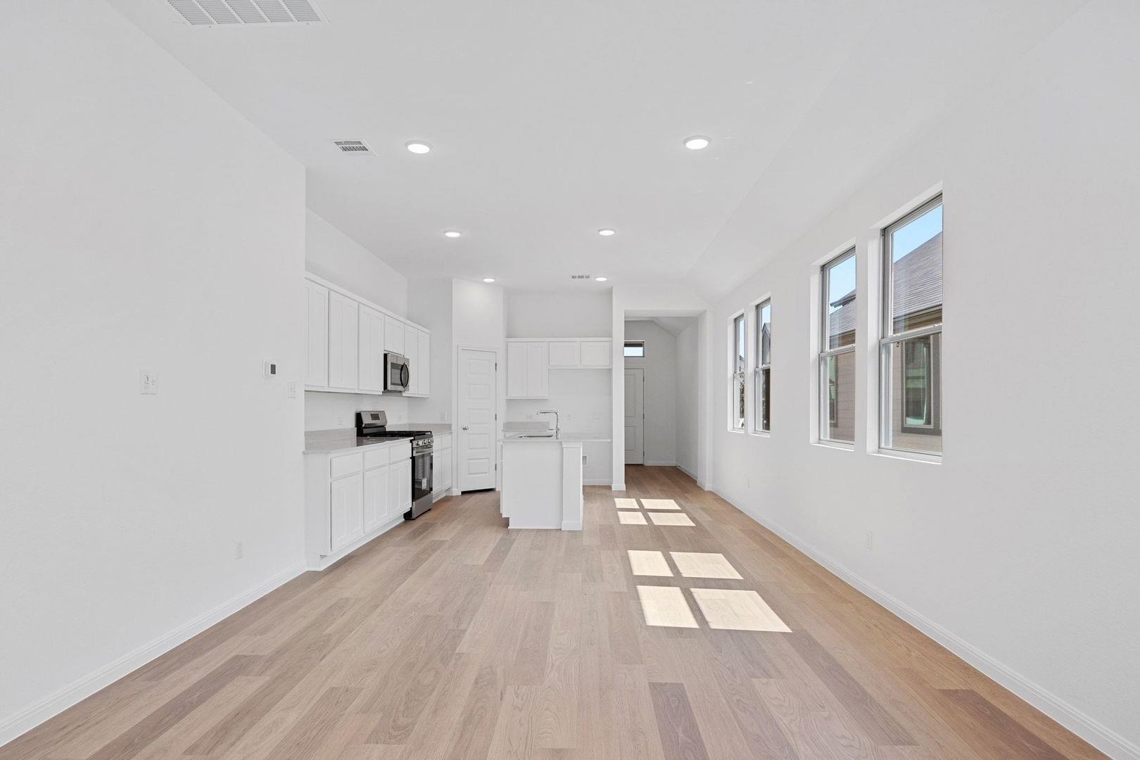 310 Bendecido Loop, Elgin, TX 78621