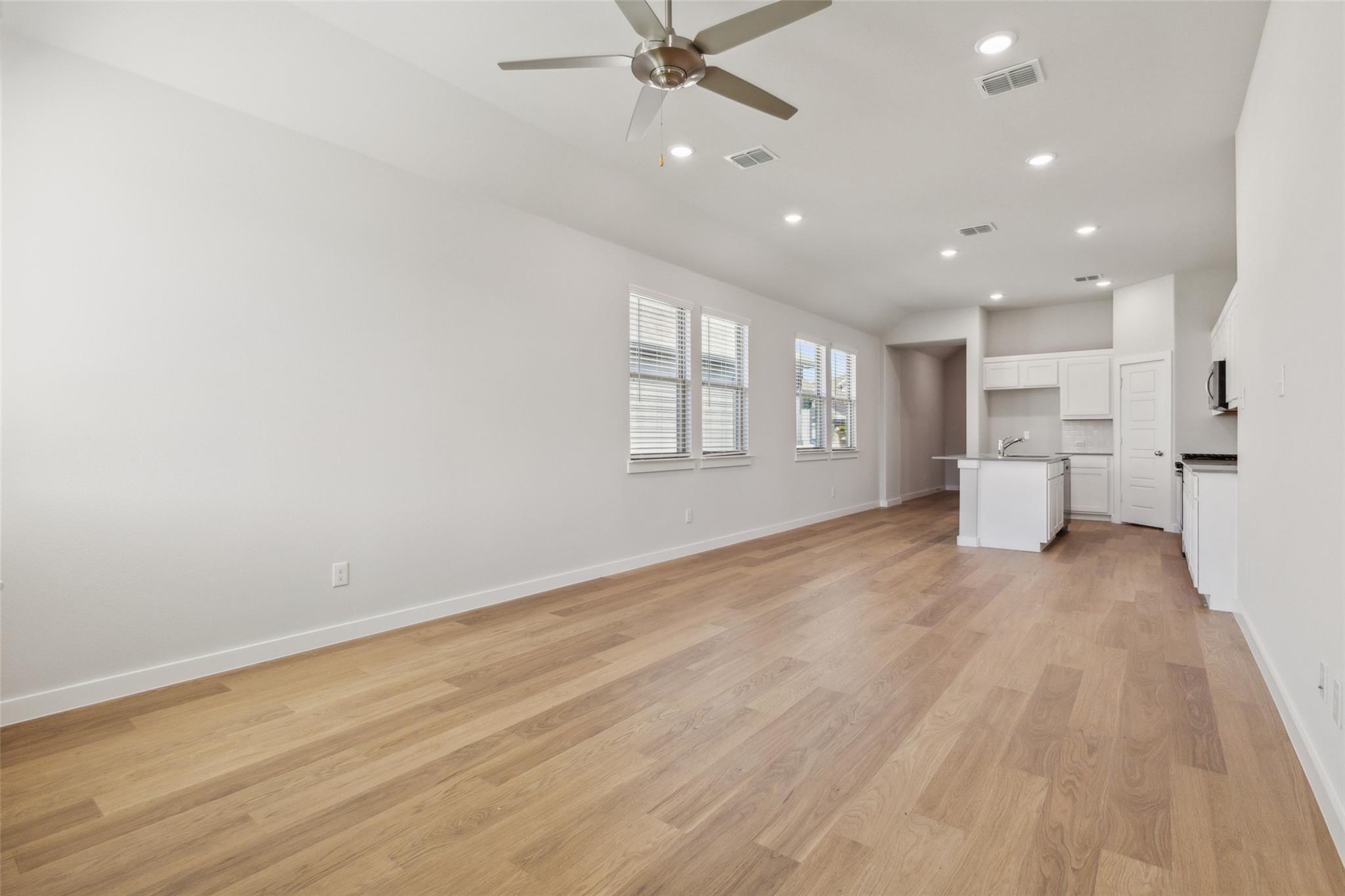 310 Bendecido Loop, Elgin, TX 78621