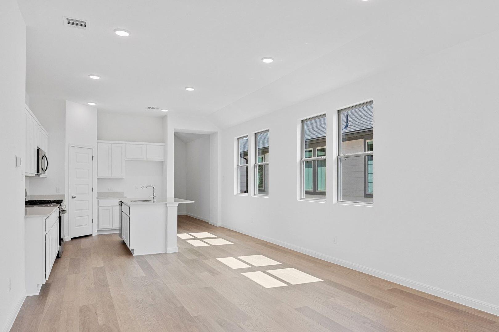 310 Bendecido Loop, Elgin, TX 78621