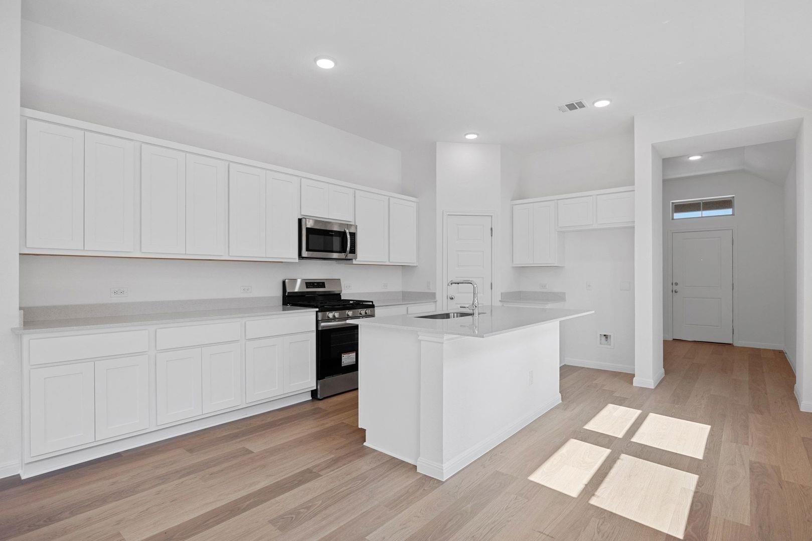 310 Bendecido Loop, Elgin, TX 78621