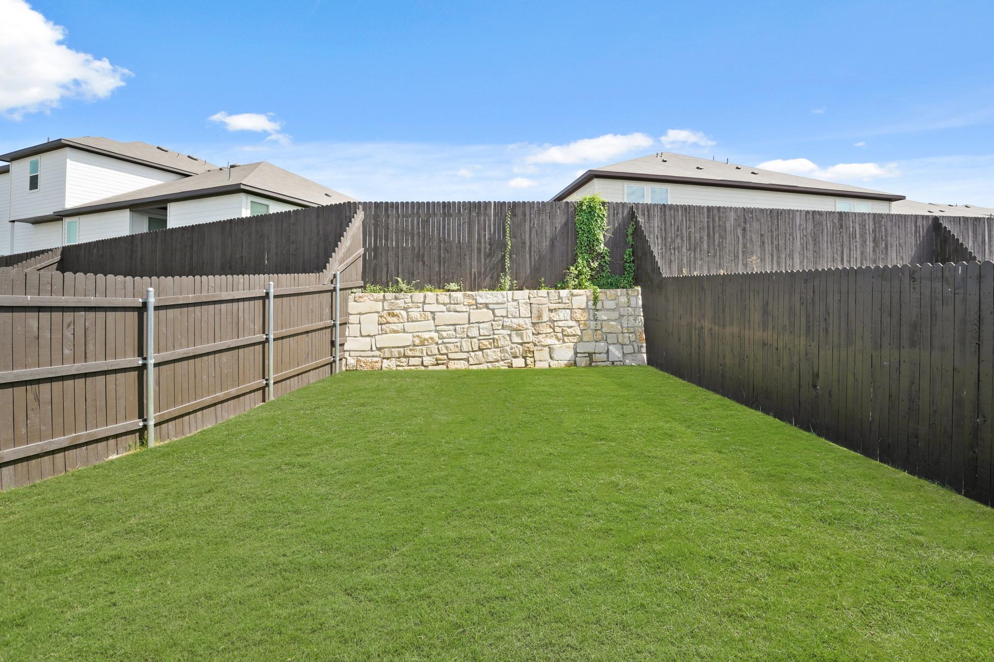 242 Schrader Dr # B, Buda, TX 78610