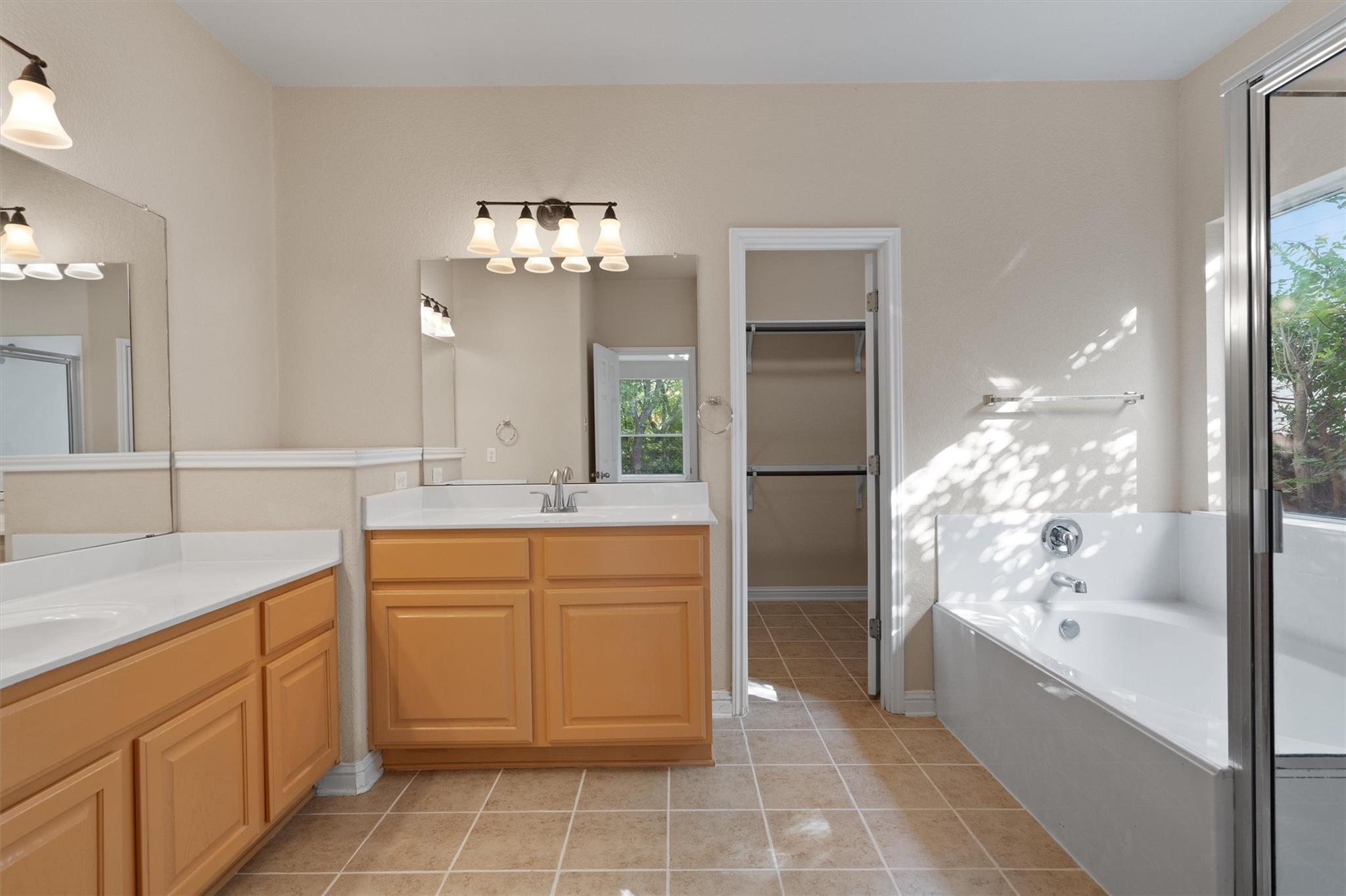 10309 Channel Island Dr, Austin, TX 78747