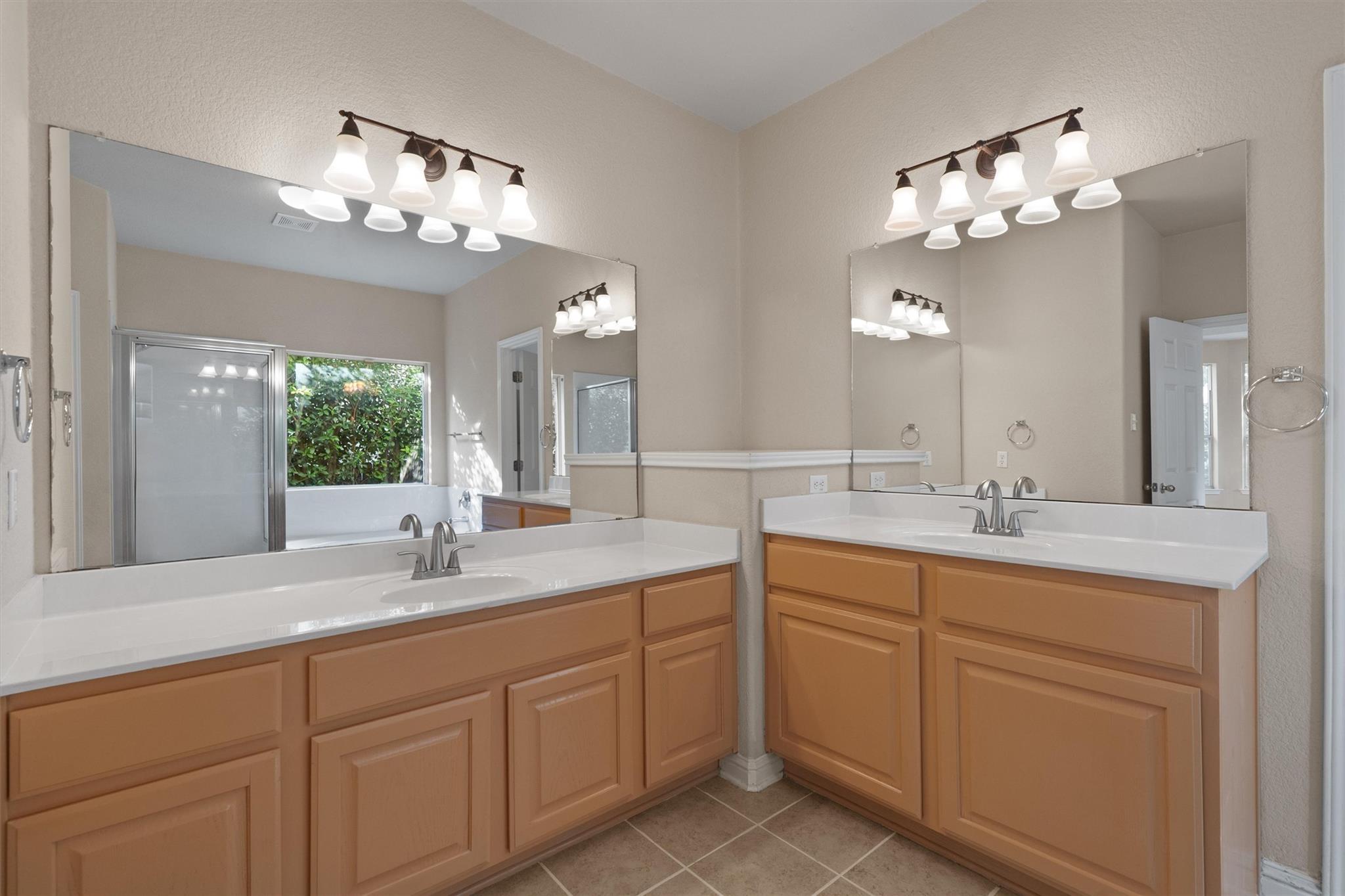 10309 Channel Island Dr, Austin, TX 78747