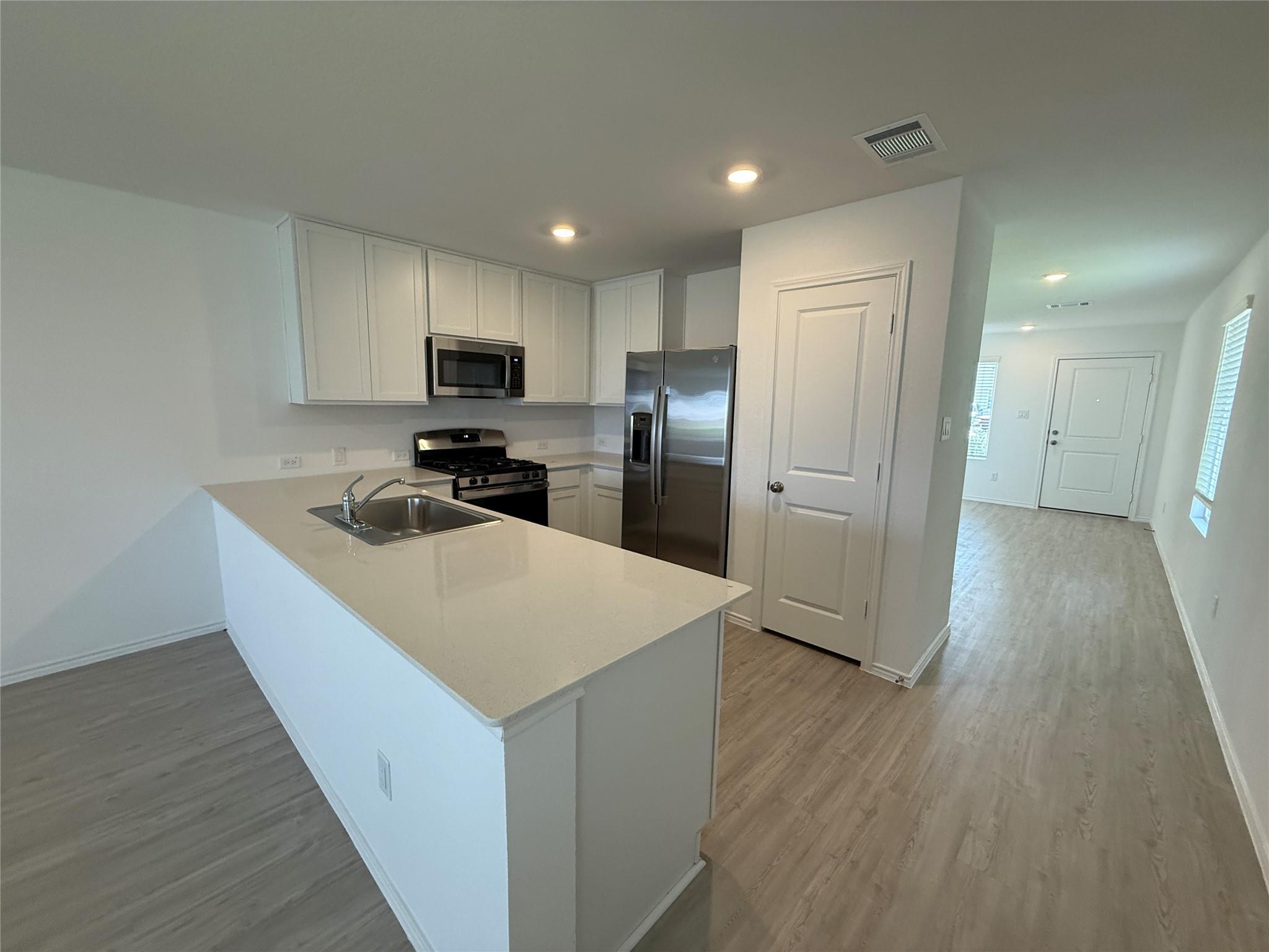 228 Basalt Dr, Maxwell, TX 78666
