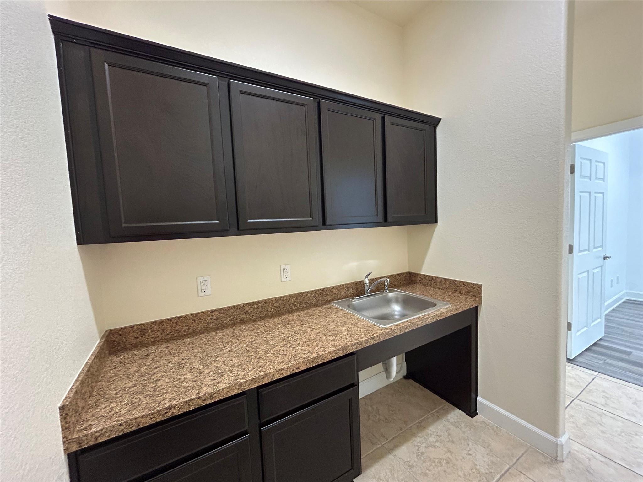 209 12th St # 207, Pflugerville, TX 78660