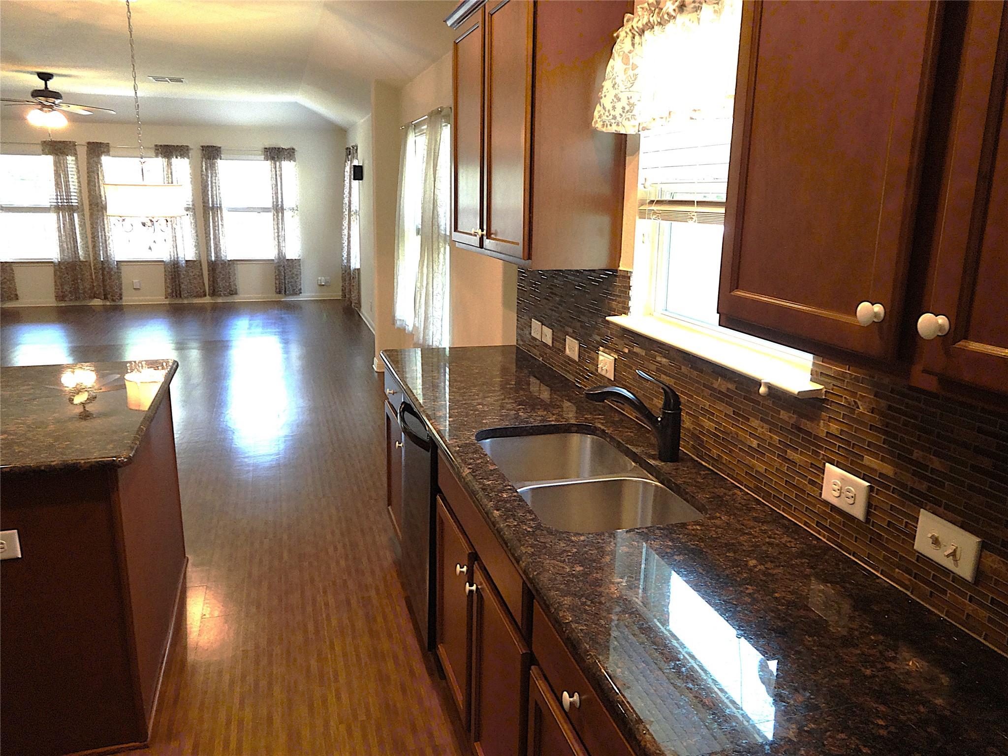 104 Lee Trevino CV Cv, Round Rock, TX 78664
