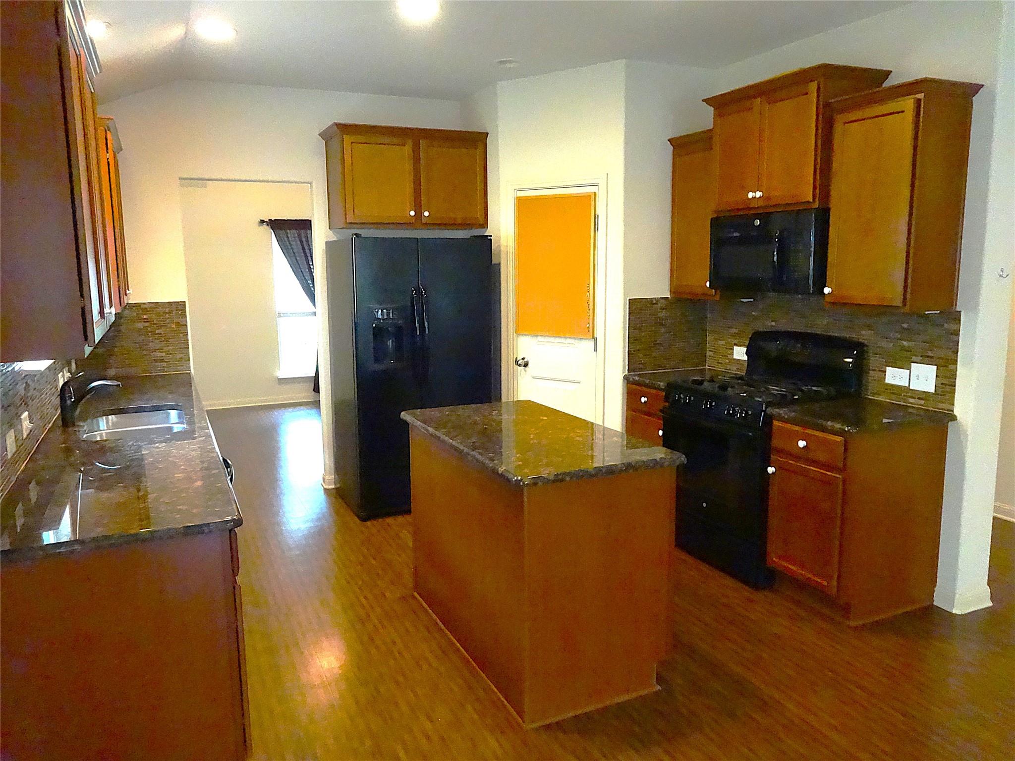 104 Lee Trevino CV Cv, Round Rock, TX 78664