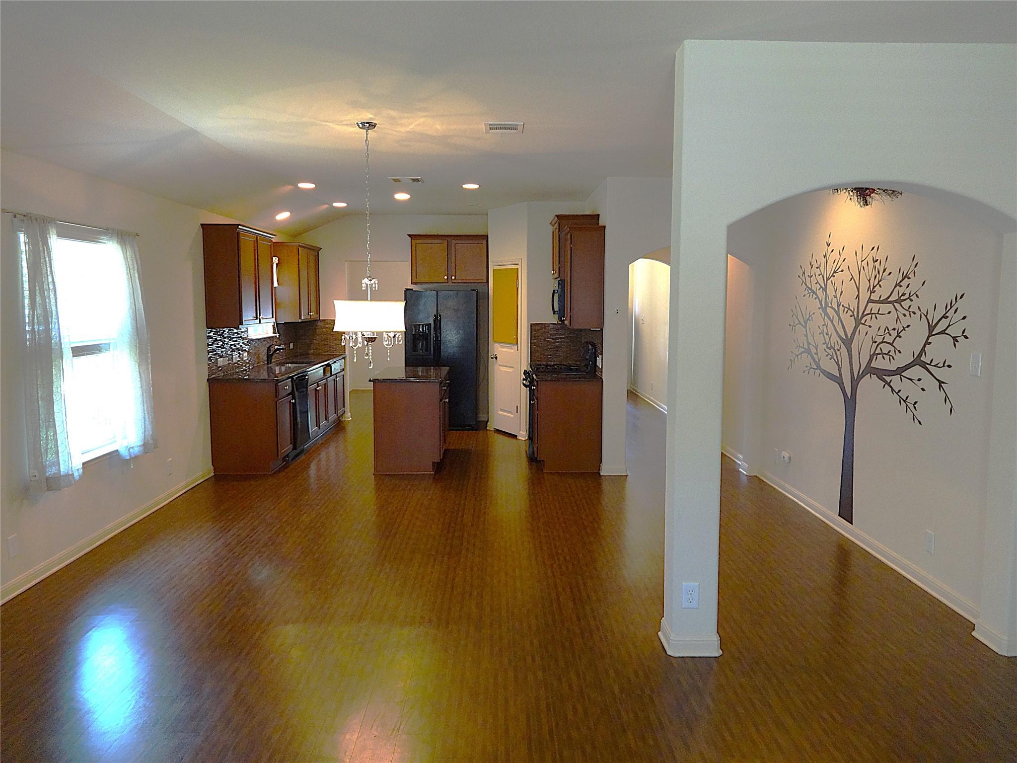 104 Lee Trevino Cv, Round Rock, TX 78664