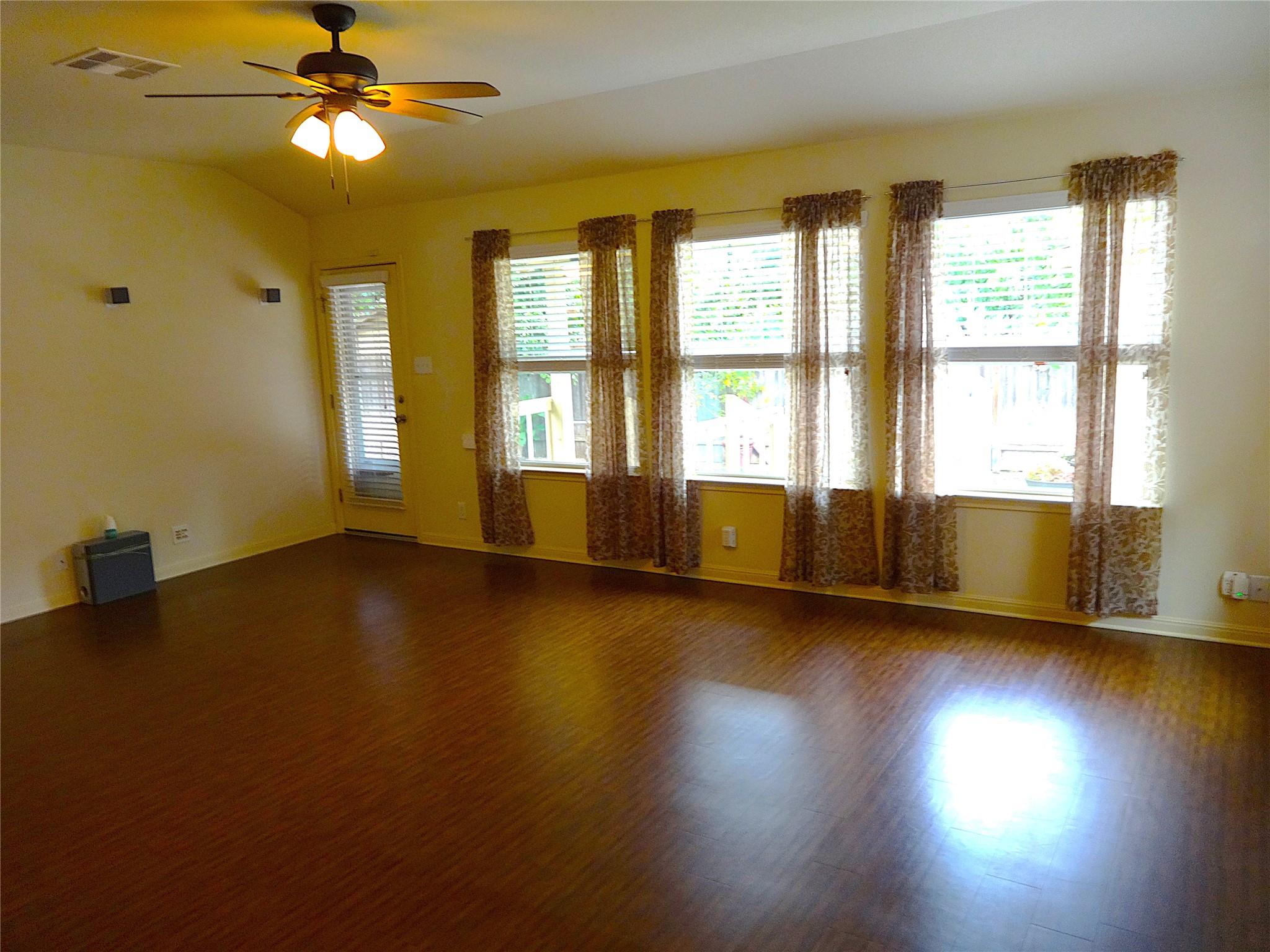 104 Lee Trevino CV Cv, Round Rock, TX 78664
