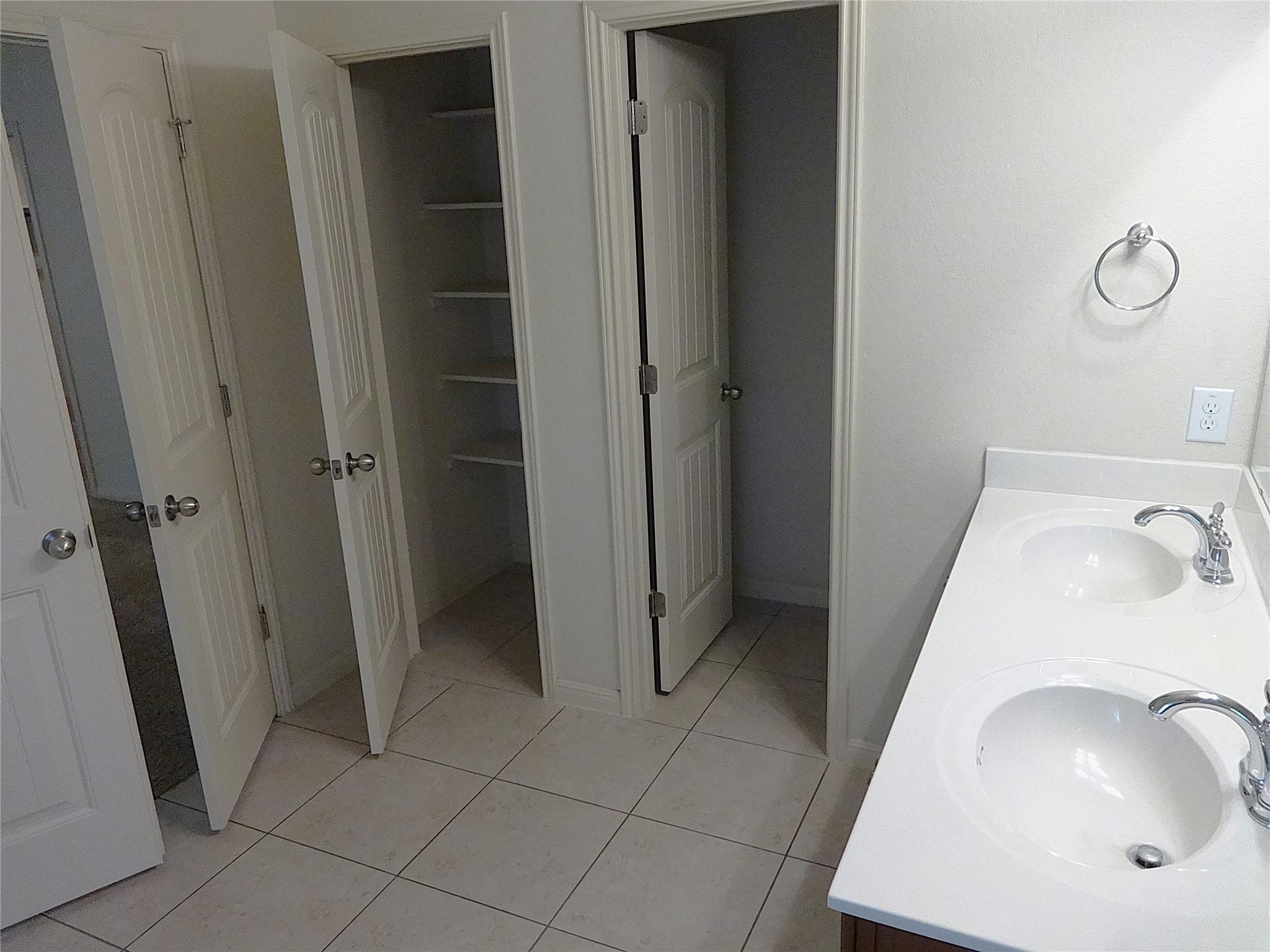 104 Lee Trevino CV Cv, Round Rock, TX 78664