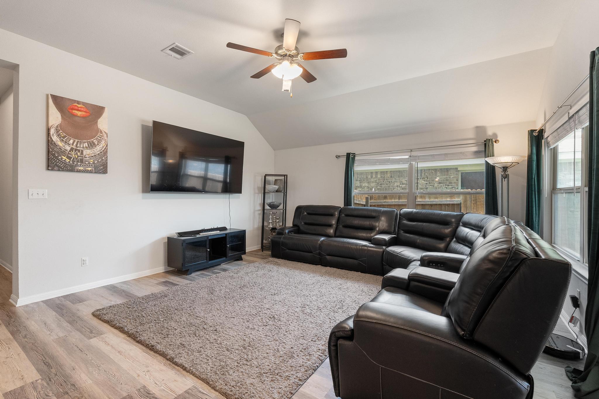 113 Crooked Trl, Bastrop, TX 78602