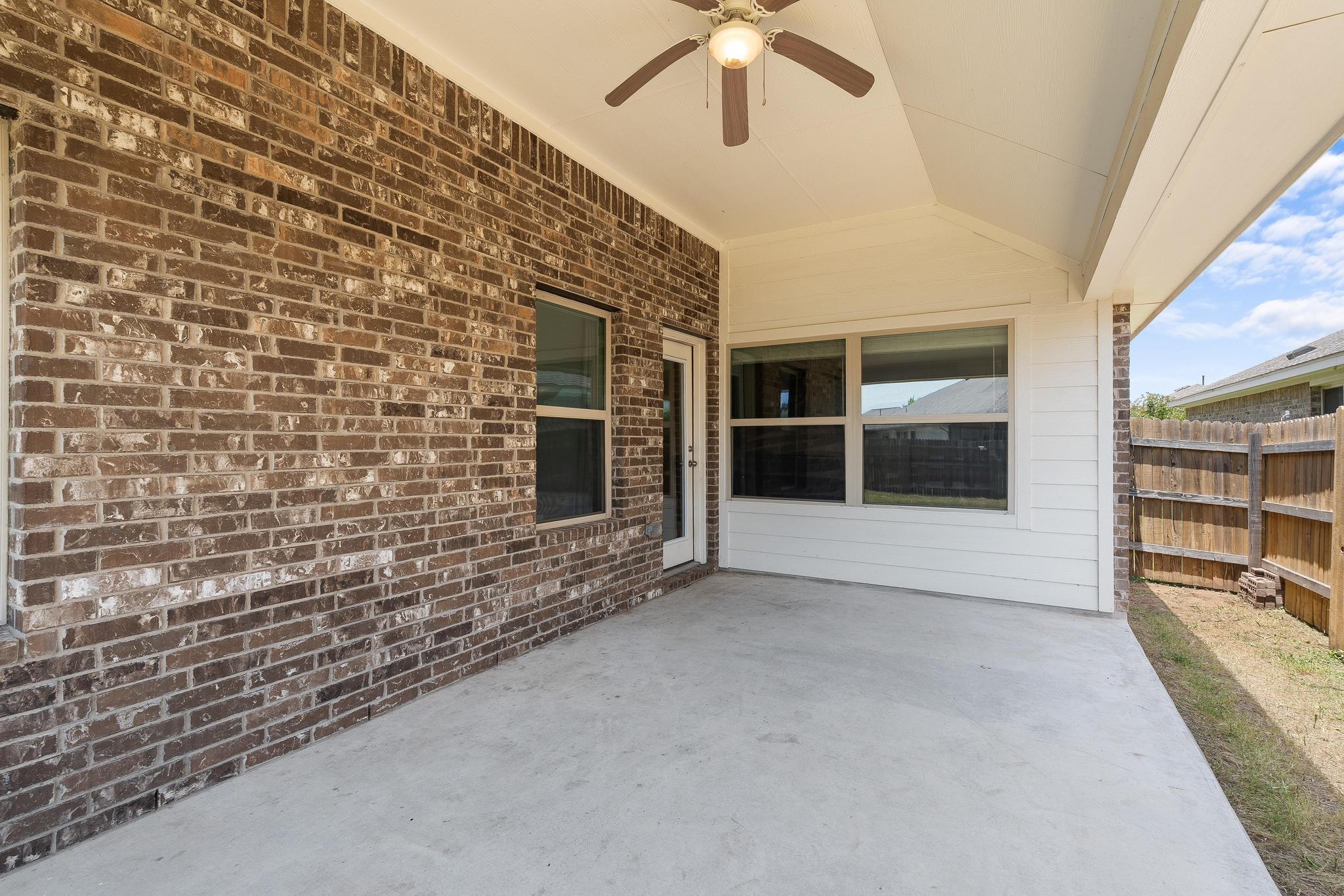 113 Crooked Trl, Bastrop, TX 78602