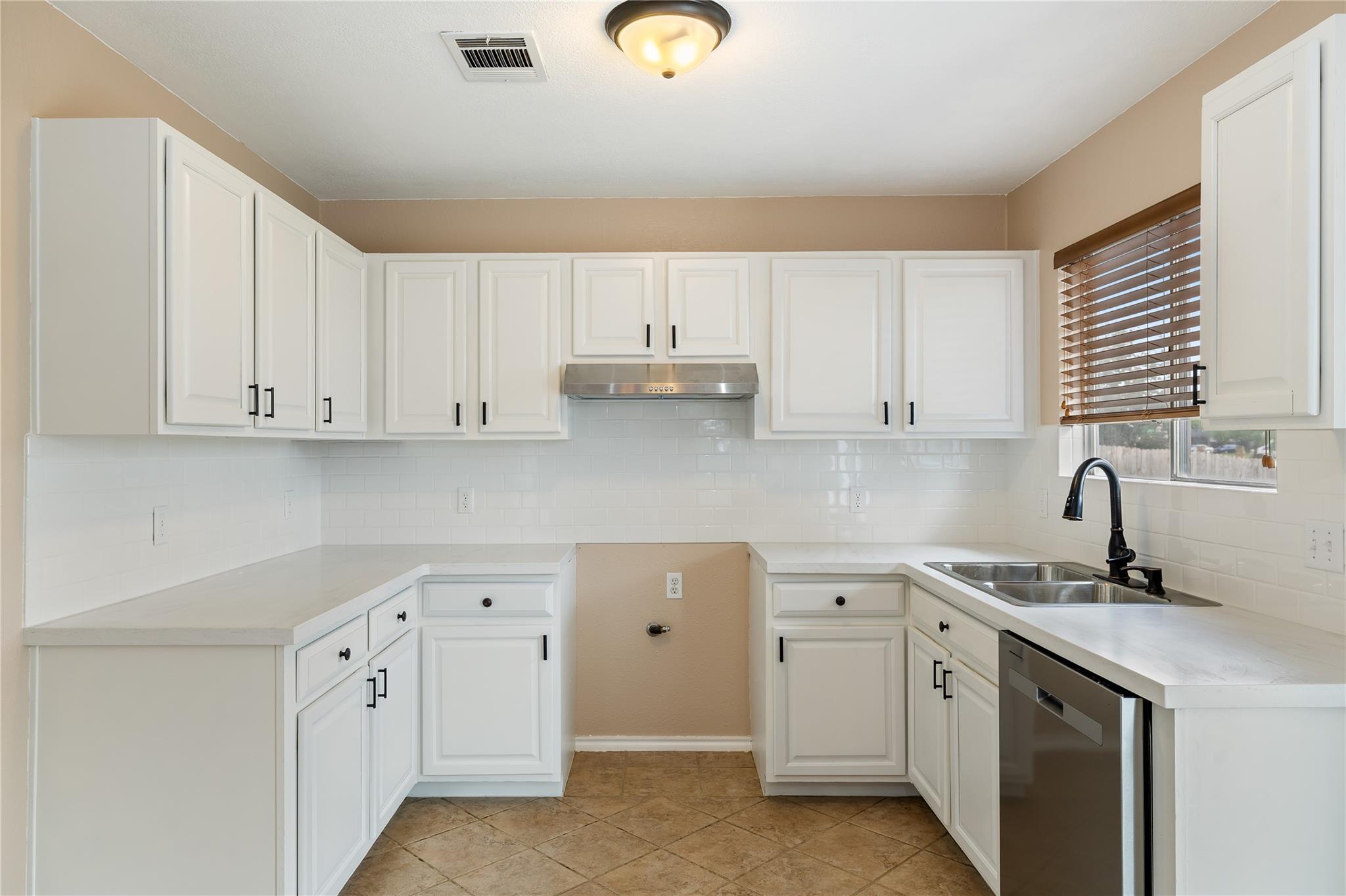 3133 Lake Cv, Round Rock, TX 78665