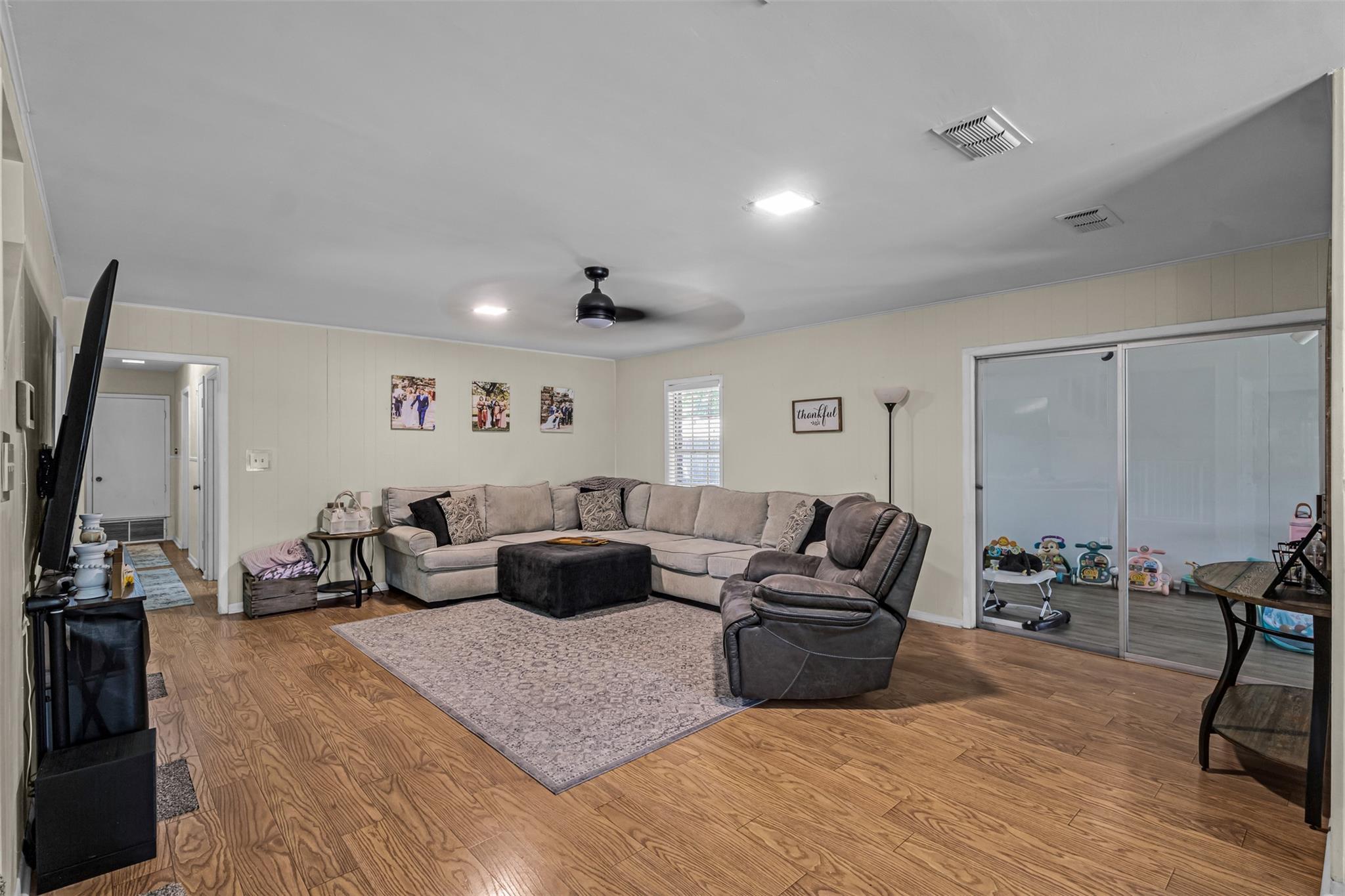 1604 N Cleveland Ave, Cameron, TX 76520