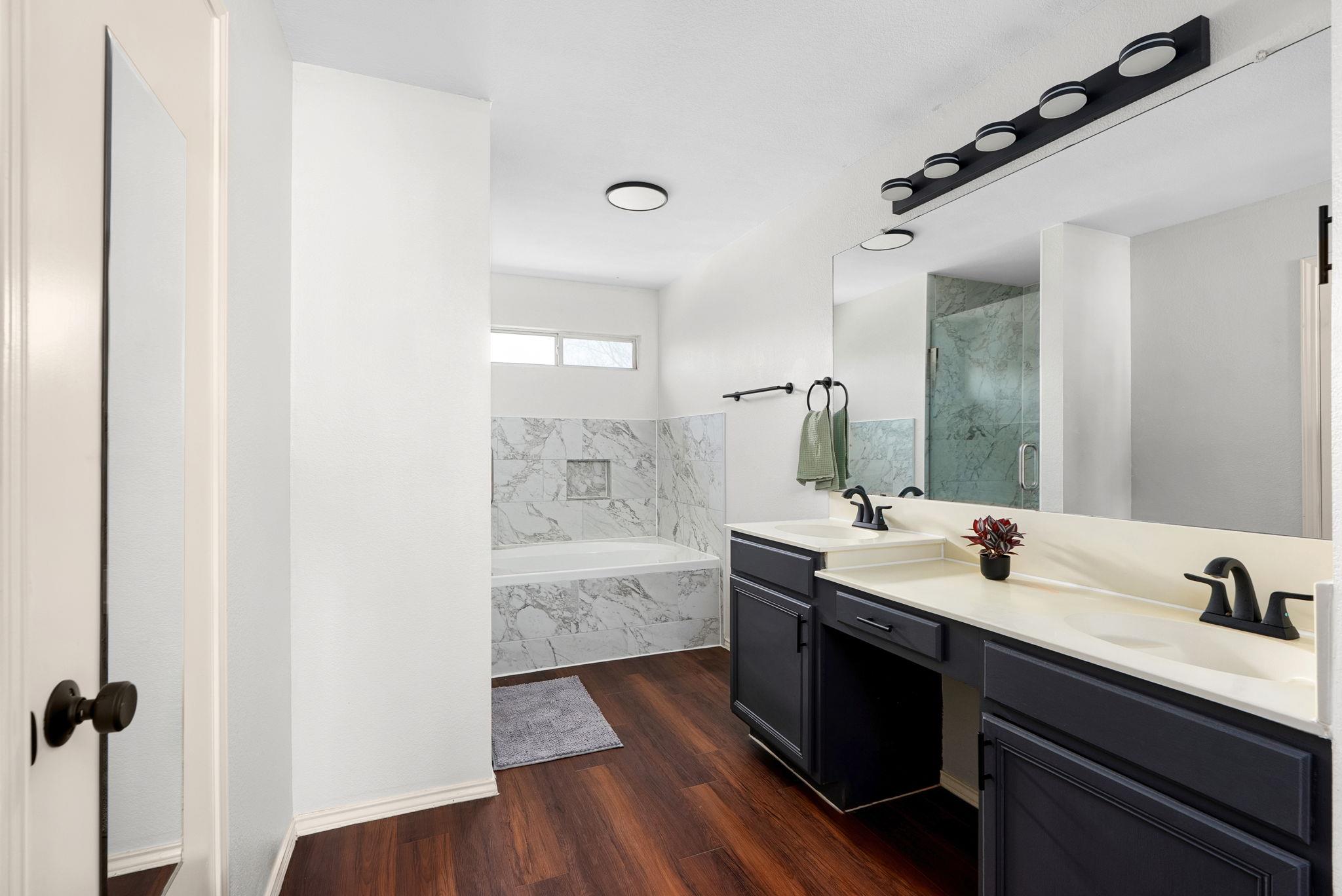 7906 Briarton Dr, Austin, TX 78747