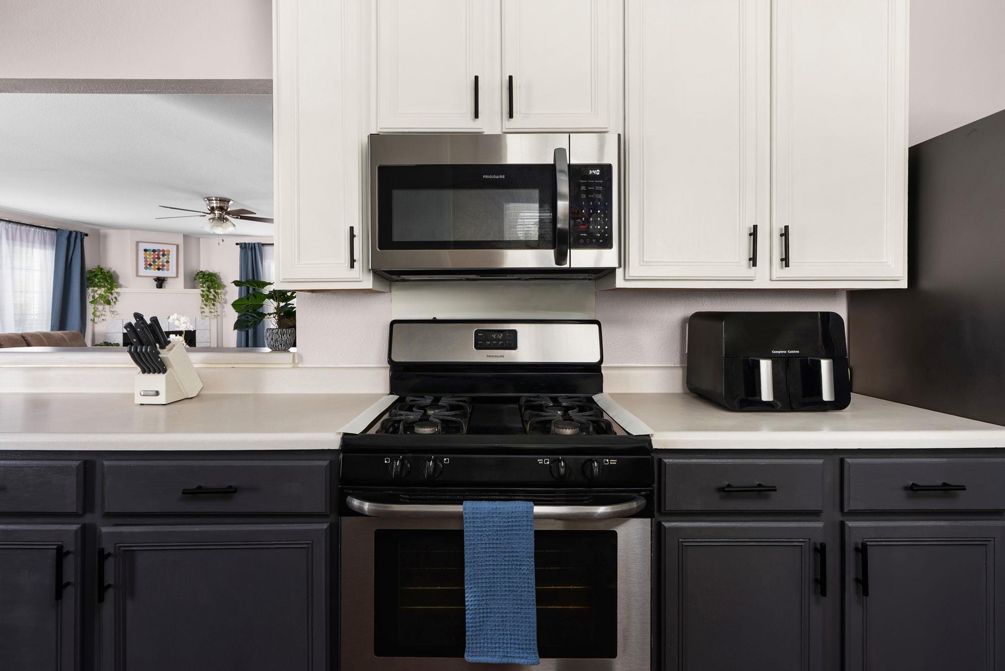 7906 Briarton Dr, Austin, TX 78747