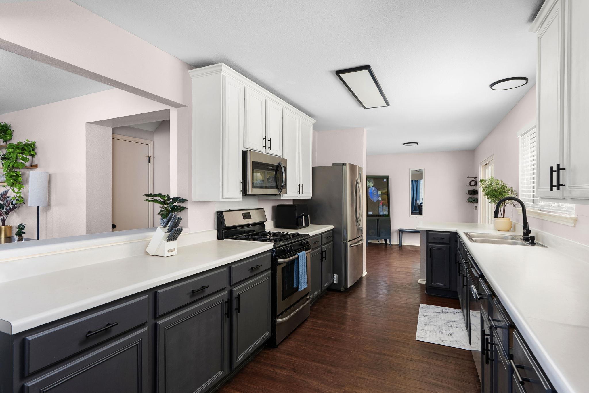 7906 Briarton Dr, Austin, TX 78747