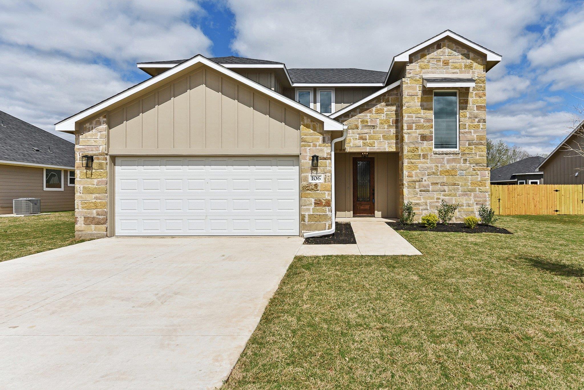 106 Callie St, Smithville, TX 78957