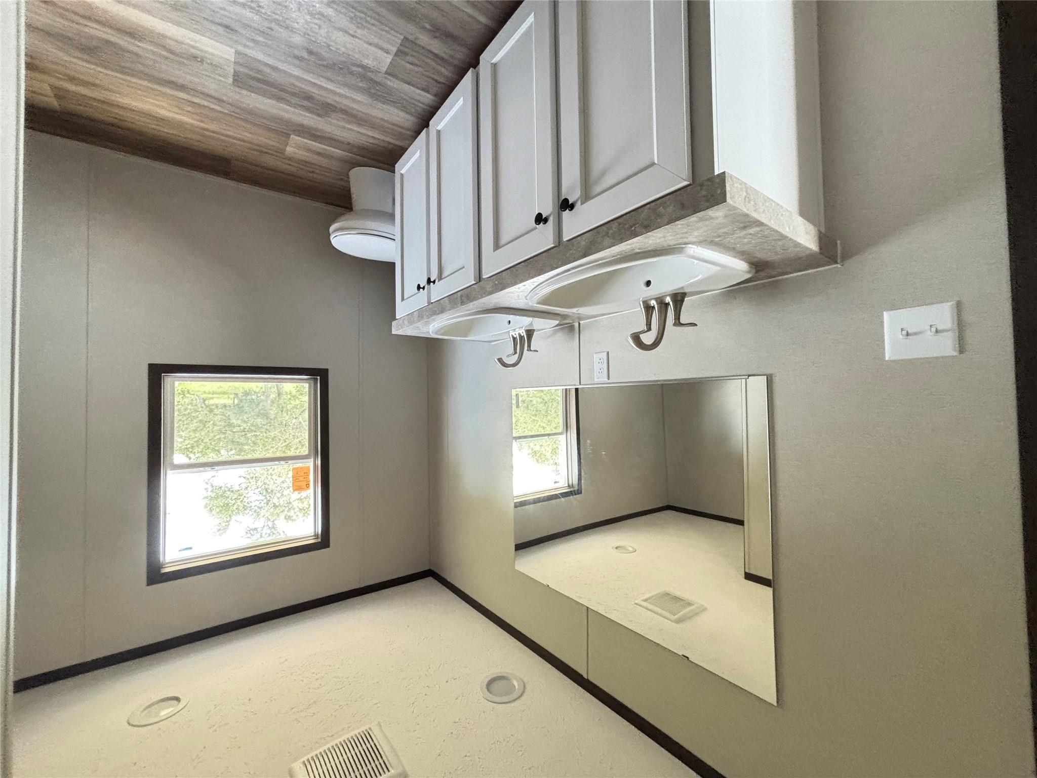 277 Elm Forest Loop # #B, Cedar Creek, TX 78612