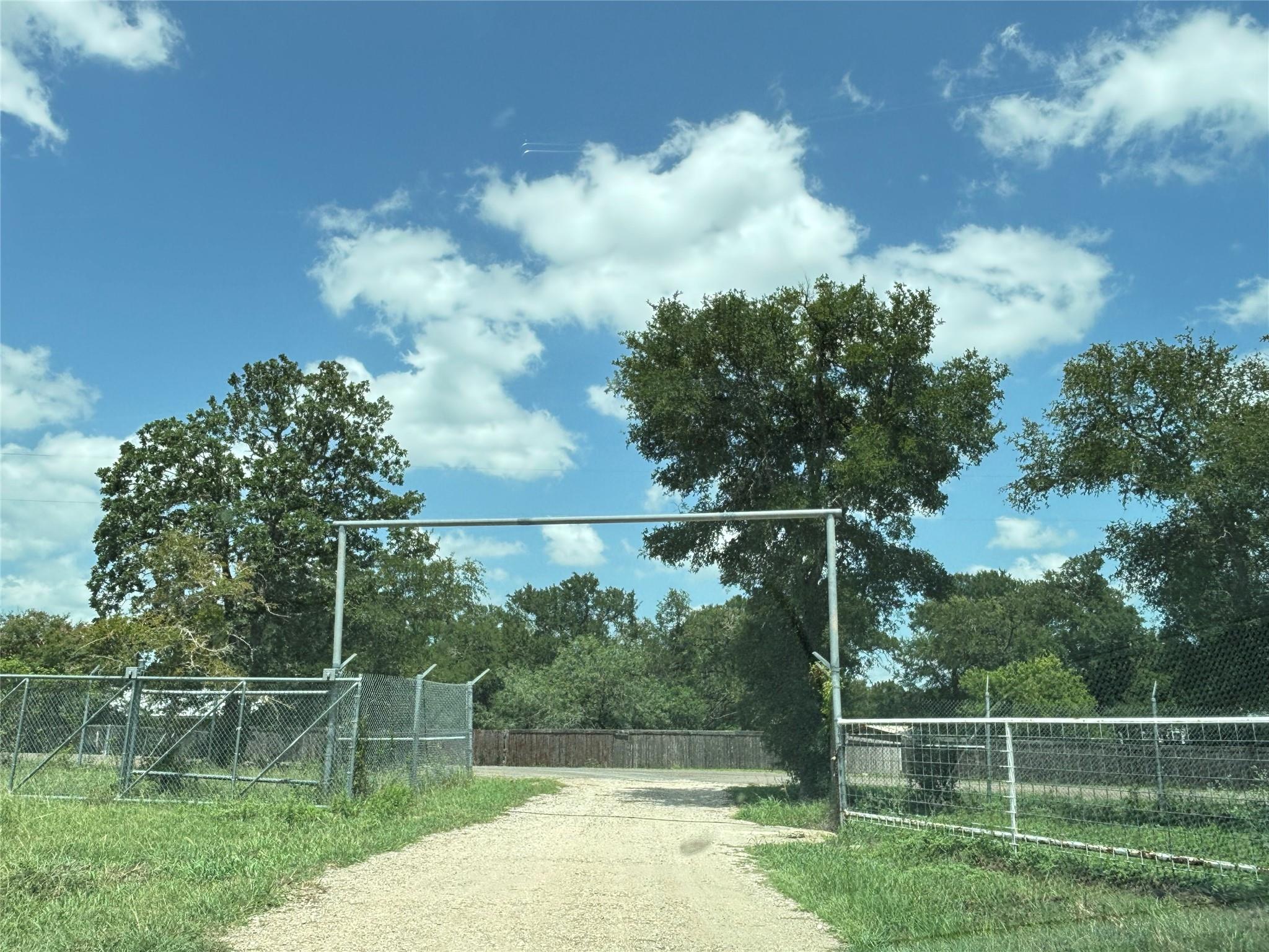 277 Elm Forest Loop # #B, Cedar Creek, TX 78612