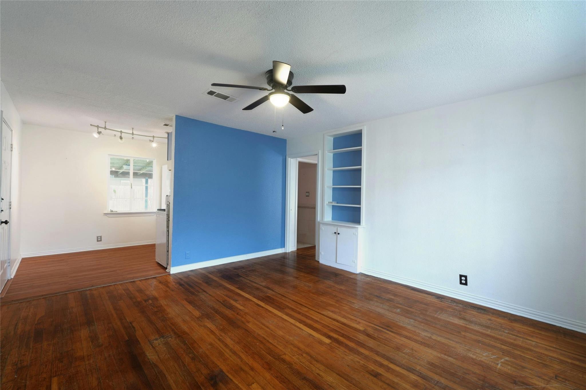 904 E 55th 1/2 St, Austin, TX 78751