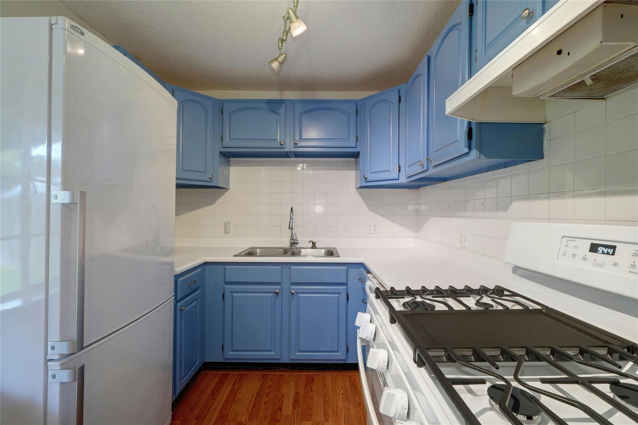 904 E 55th 1/2 St, Austin, TX 78751