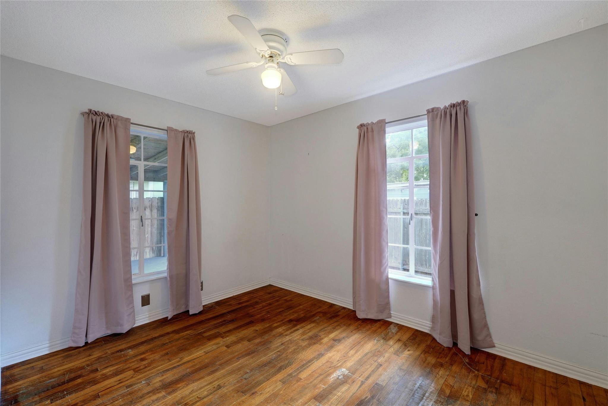 904 E 55th 1/2 St, Austin, TX 78751