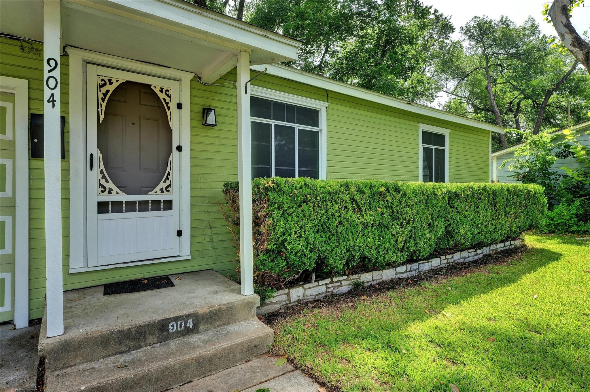 904 E 55th 1/2 St, Austin, TX 78751