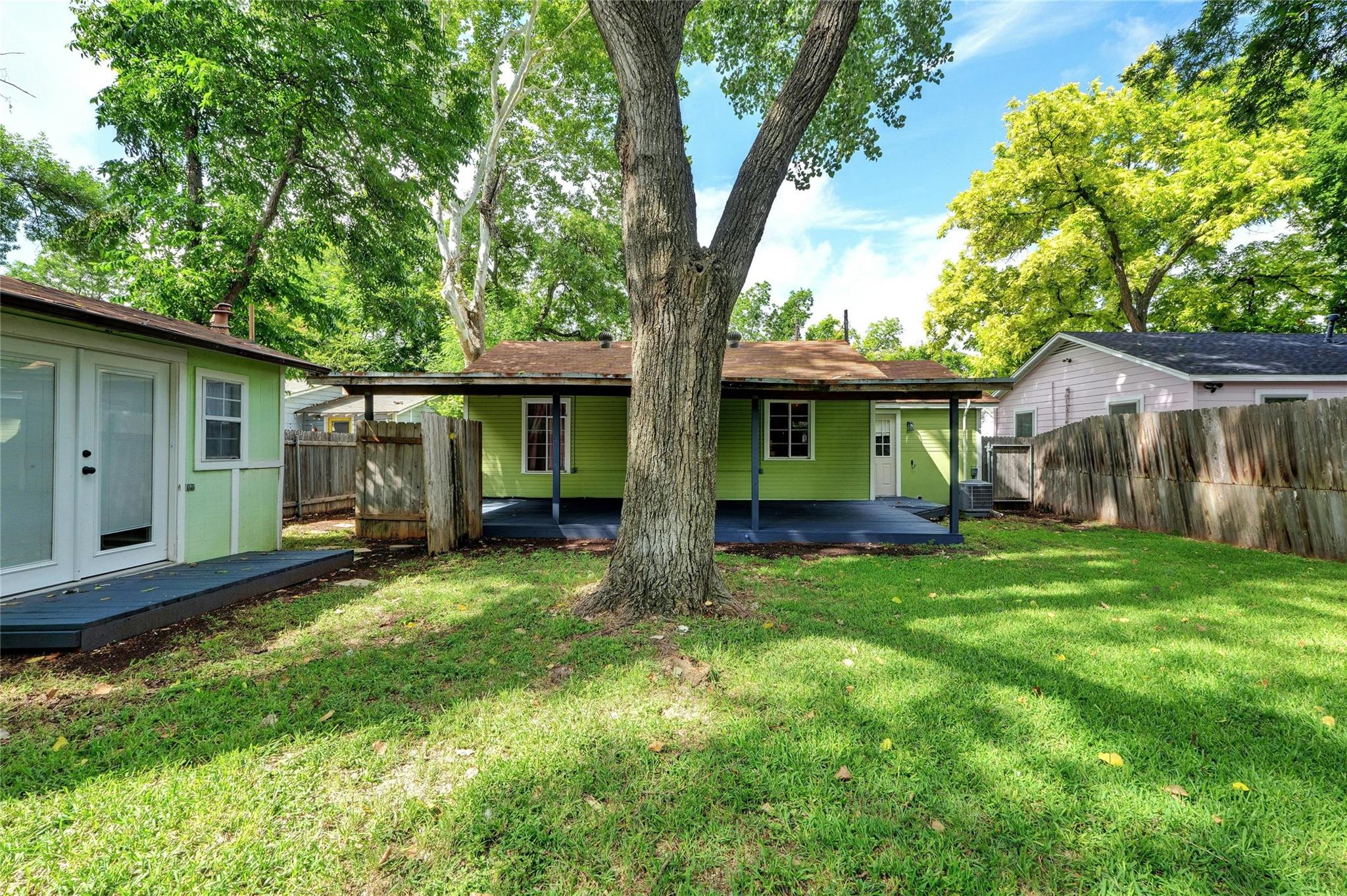 904 E 55th 1/2 St, Austin, TX 78751