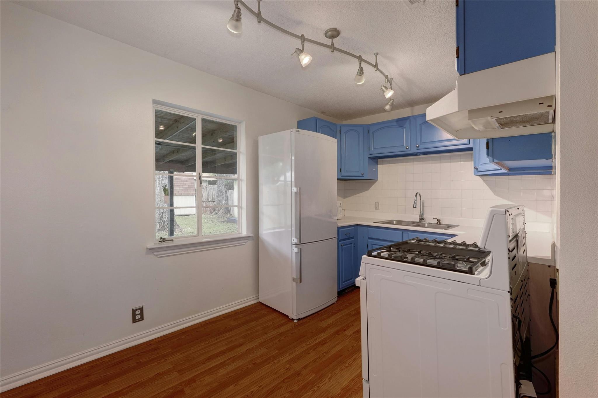 904 E 55th 1/2 St, Austin, TX 78751