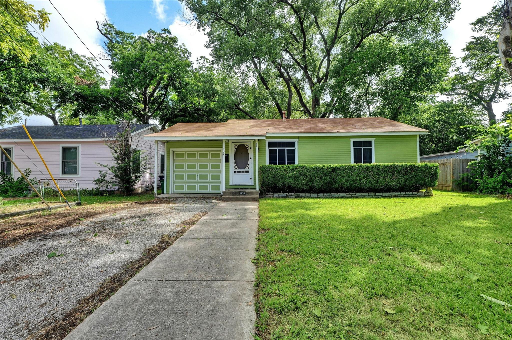904 E 55th 1/2 St, Austin, TX 78751