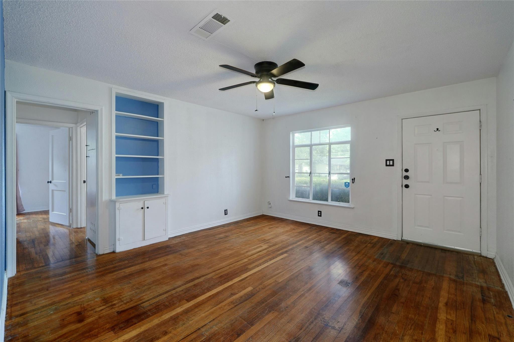 904 E 55th 1/2 St, Austin, TX 78751