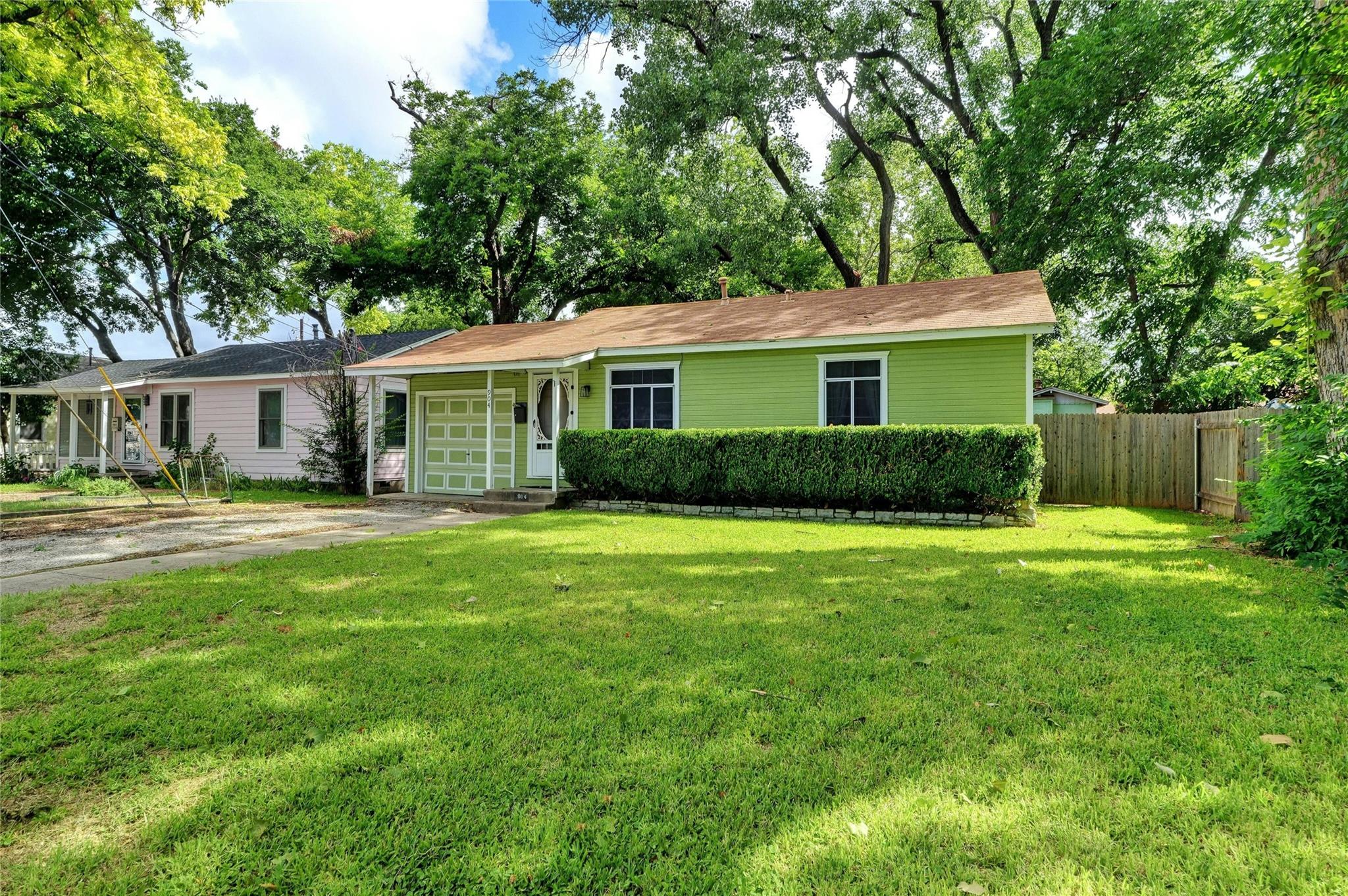 904 E 55th 1/2 St, Austin, TX 78751