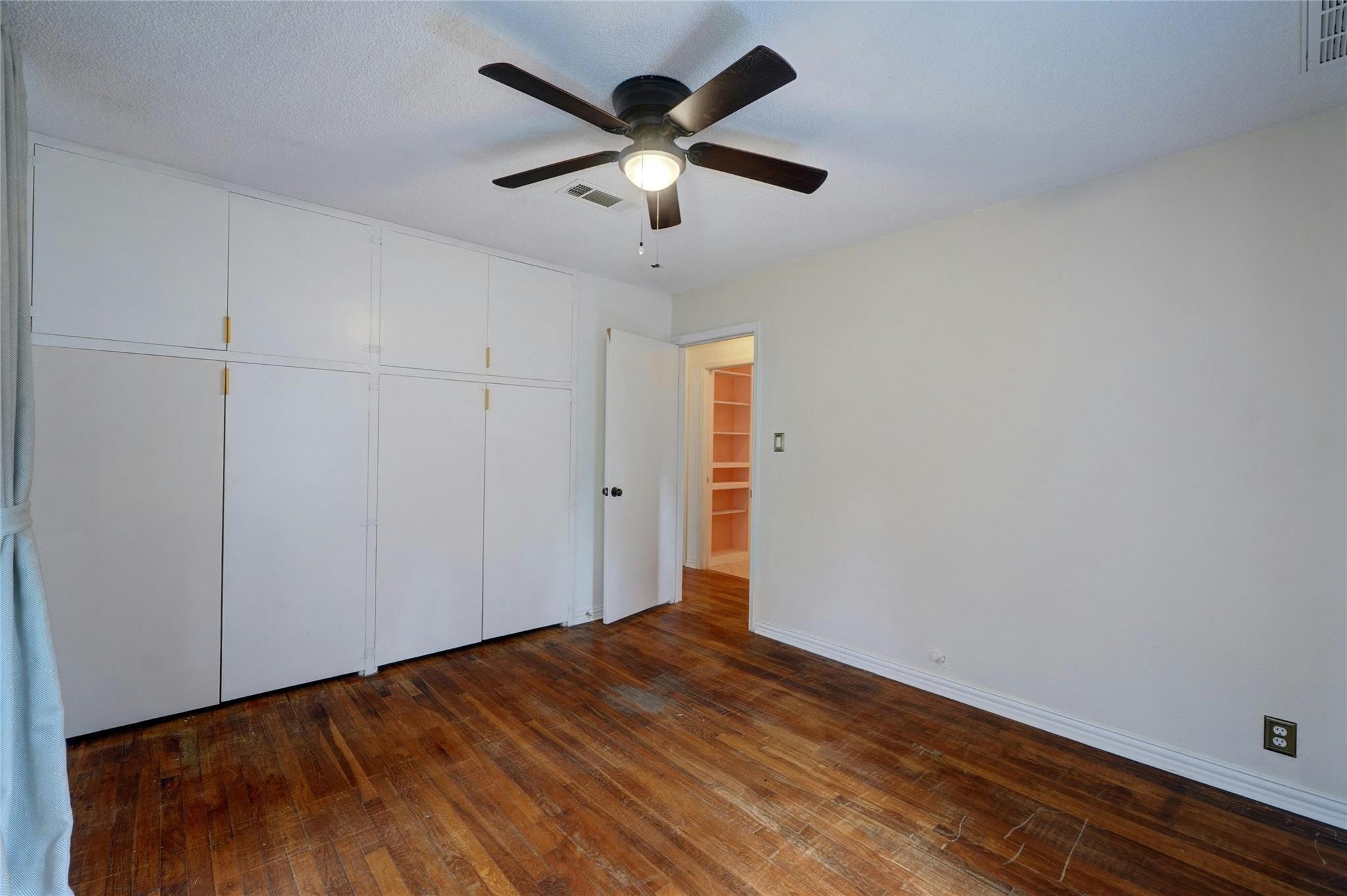 904 E 55th 1/2 St, Austin, TX 78751